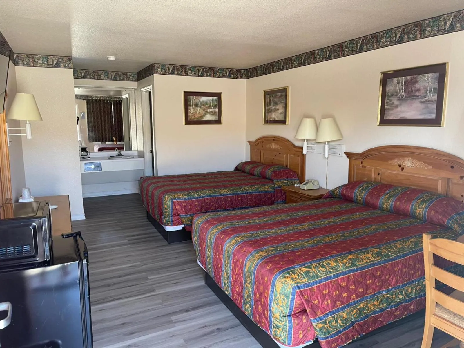 Premium 2 Double Beds with Spa Jacuzzi Tub Non-Smoking in Lakeside inn & suites by OYO Mathis I 37
