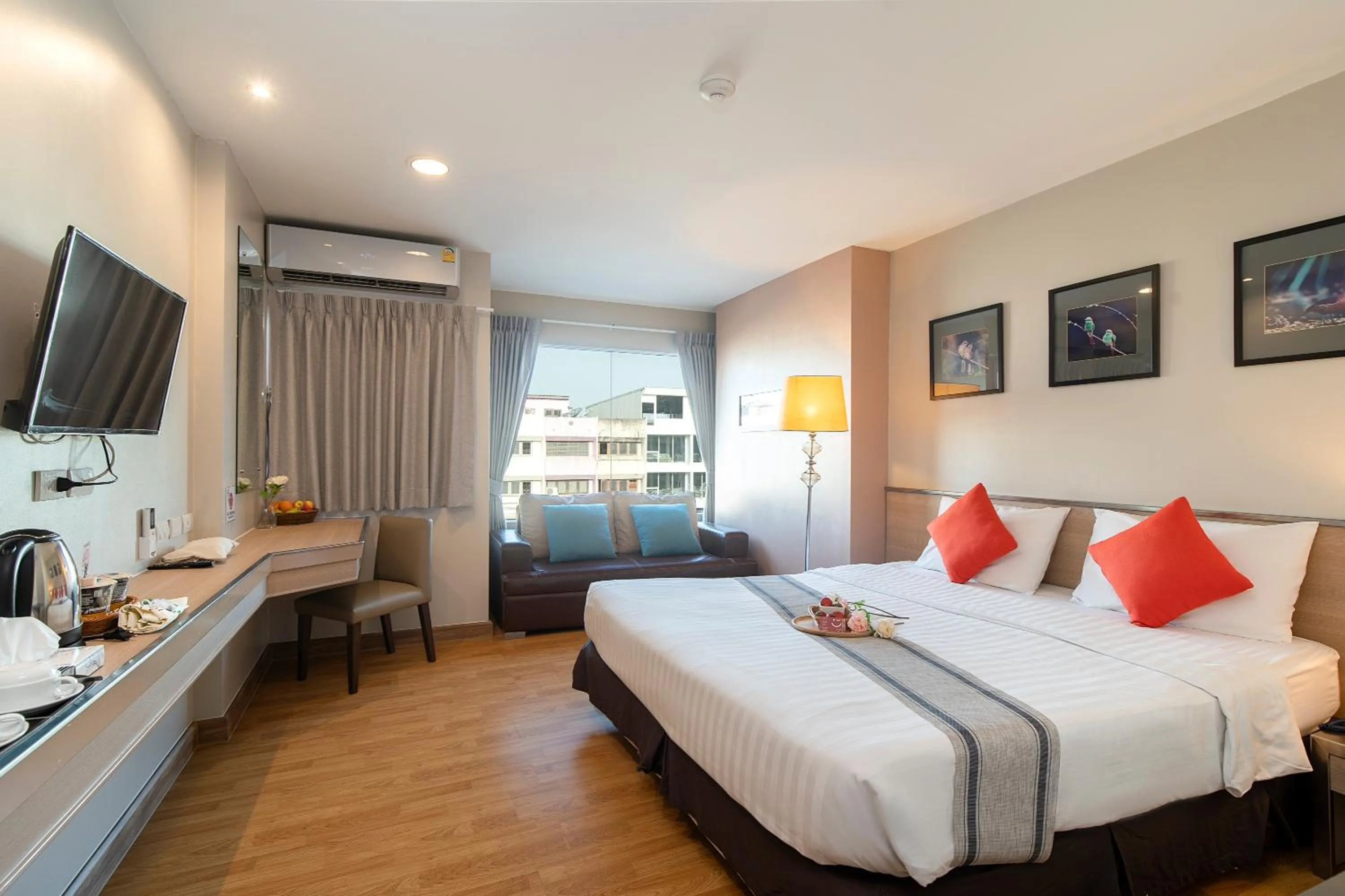 Superior Double Room in Bangkok Loft Inn