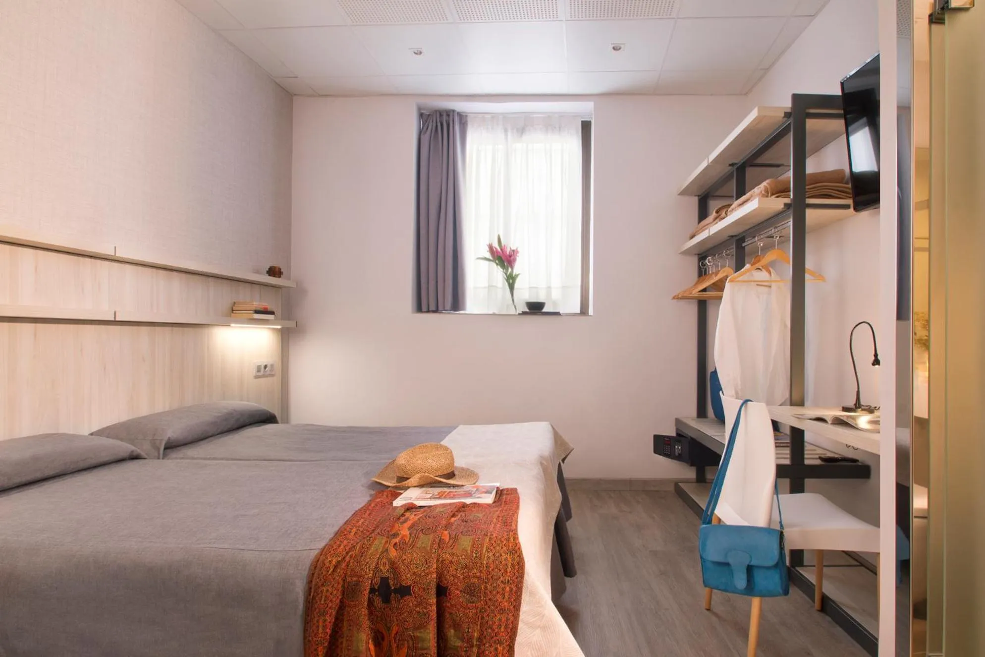 Twin Room in Hostal Benidorm