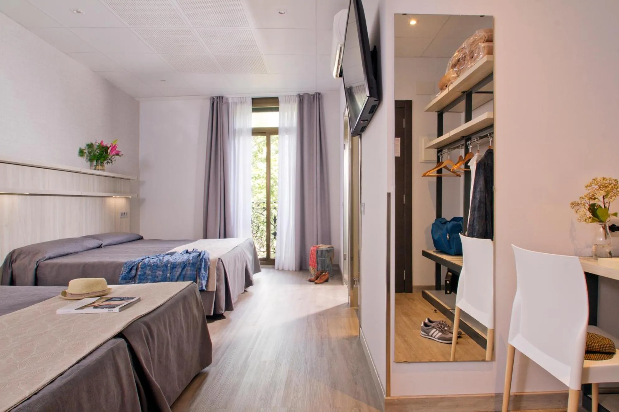 Quadruple Room with View in Hostal Benidorm