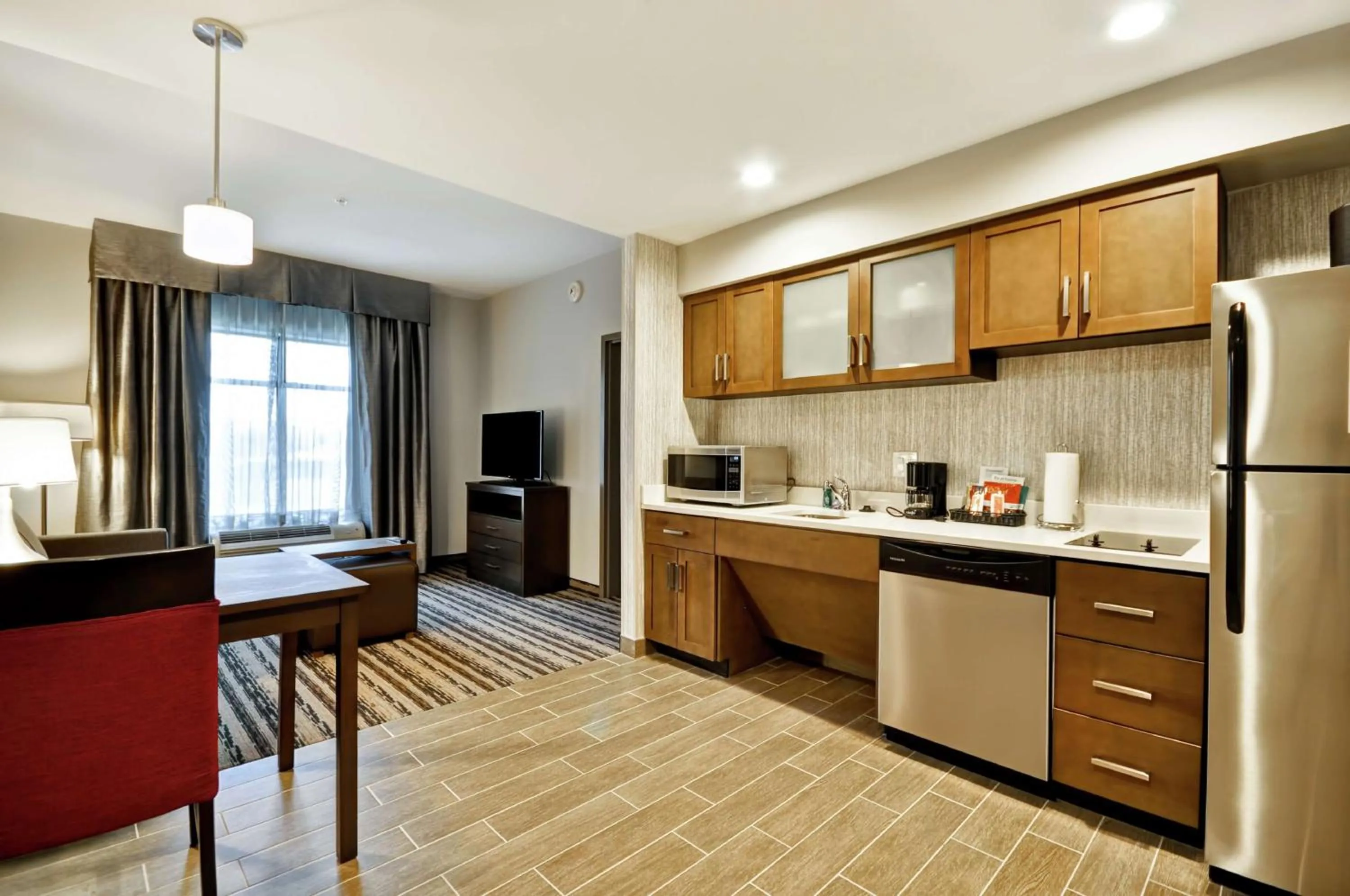 King Suite - Mobility and Hearing Access/Non-Smoking in Homewood Suites by Hilton Cincinnati/West Chester