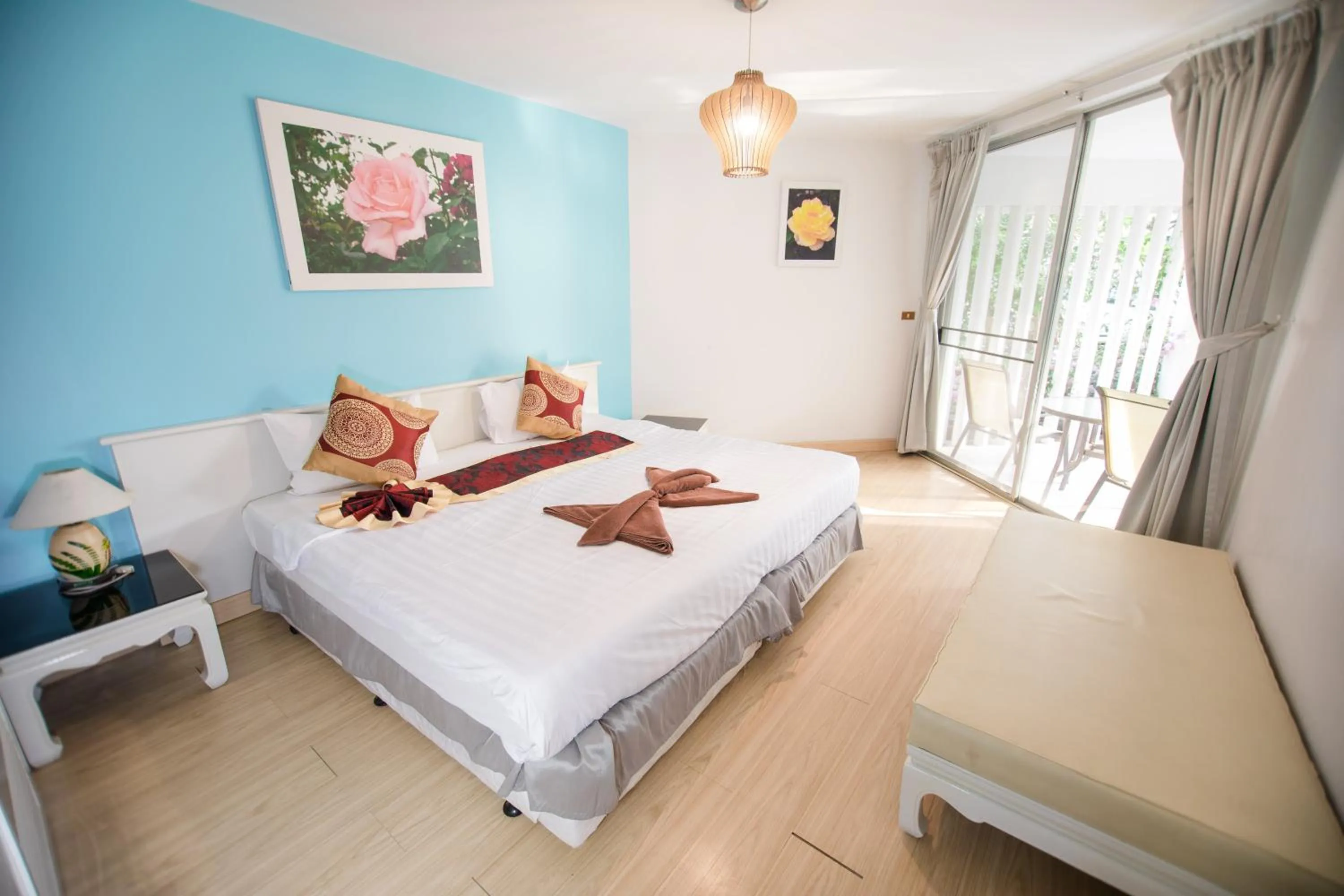 Family  Two-Bedroom with Partial Sea View in Villa Navin