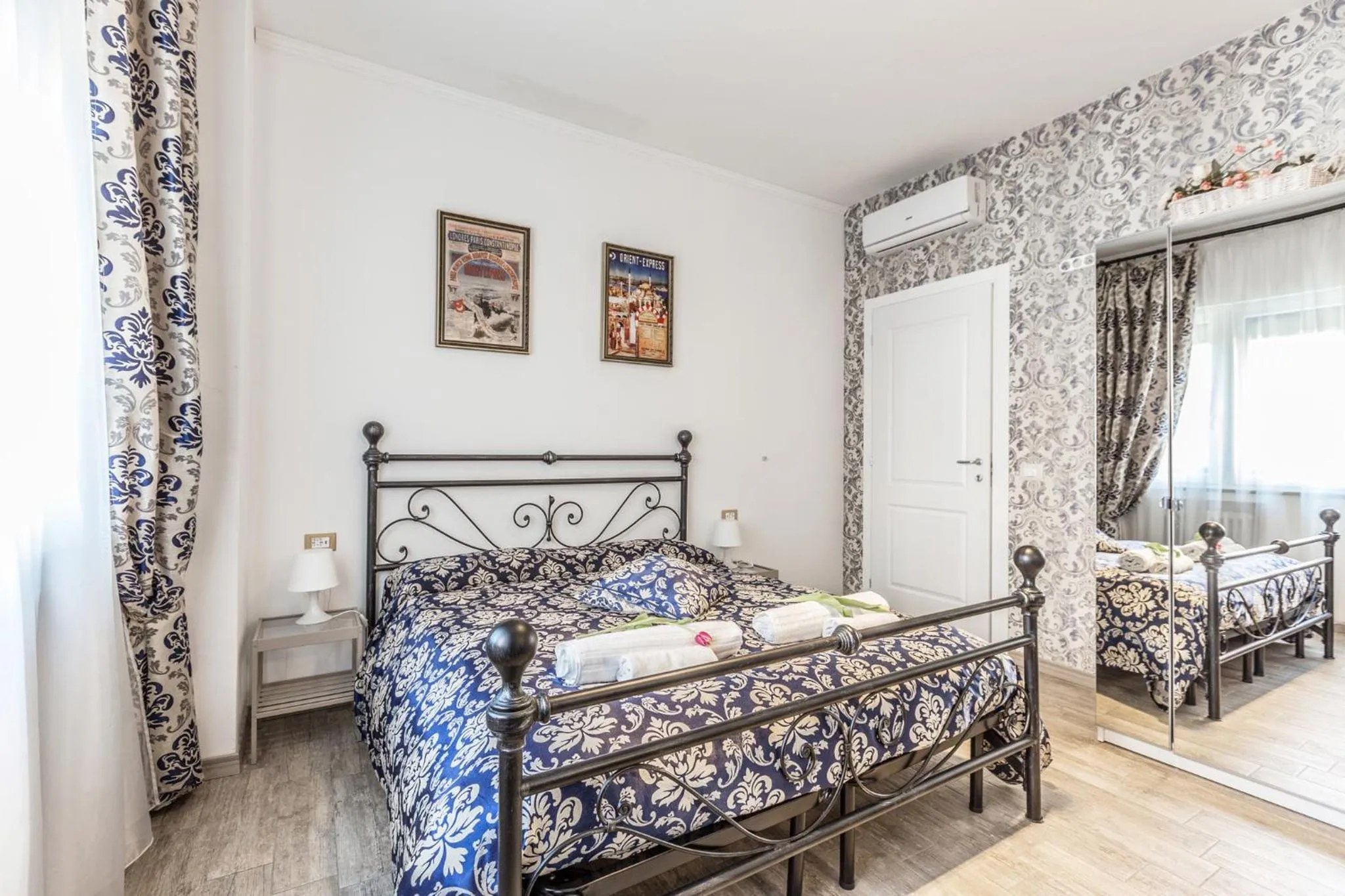 Triple Room with Private External Bathroom in Central City Rooms