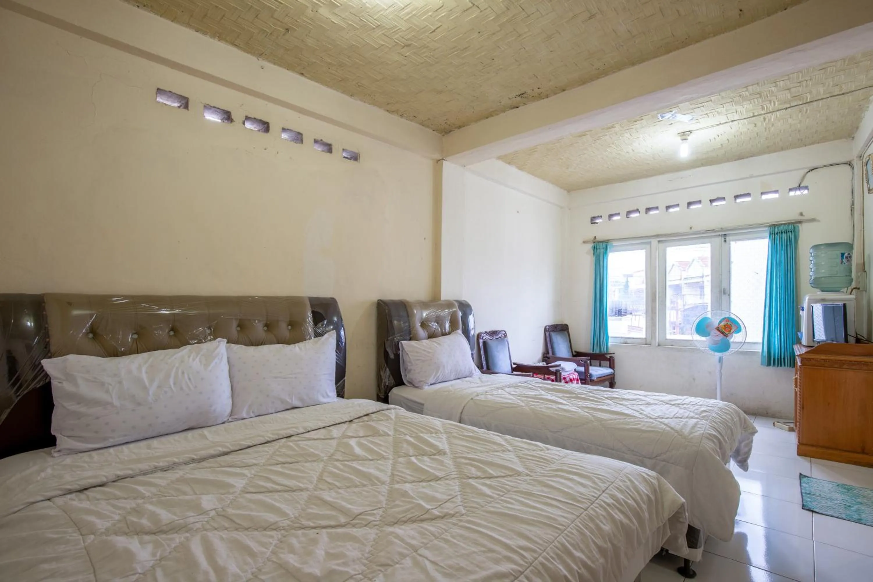 Standard Triple Room in Hotel Jogja Bukittinggi