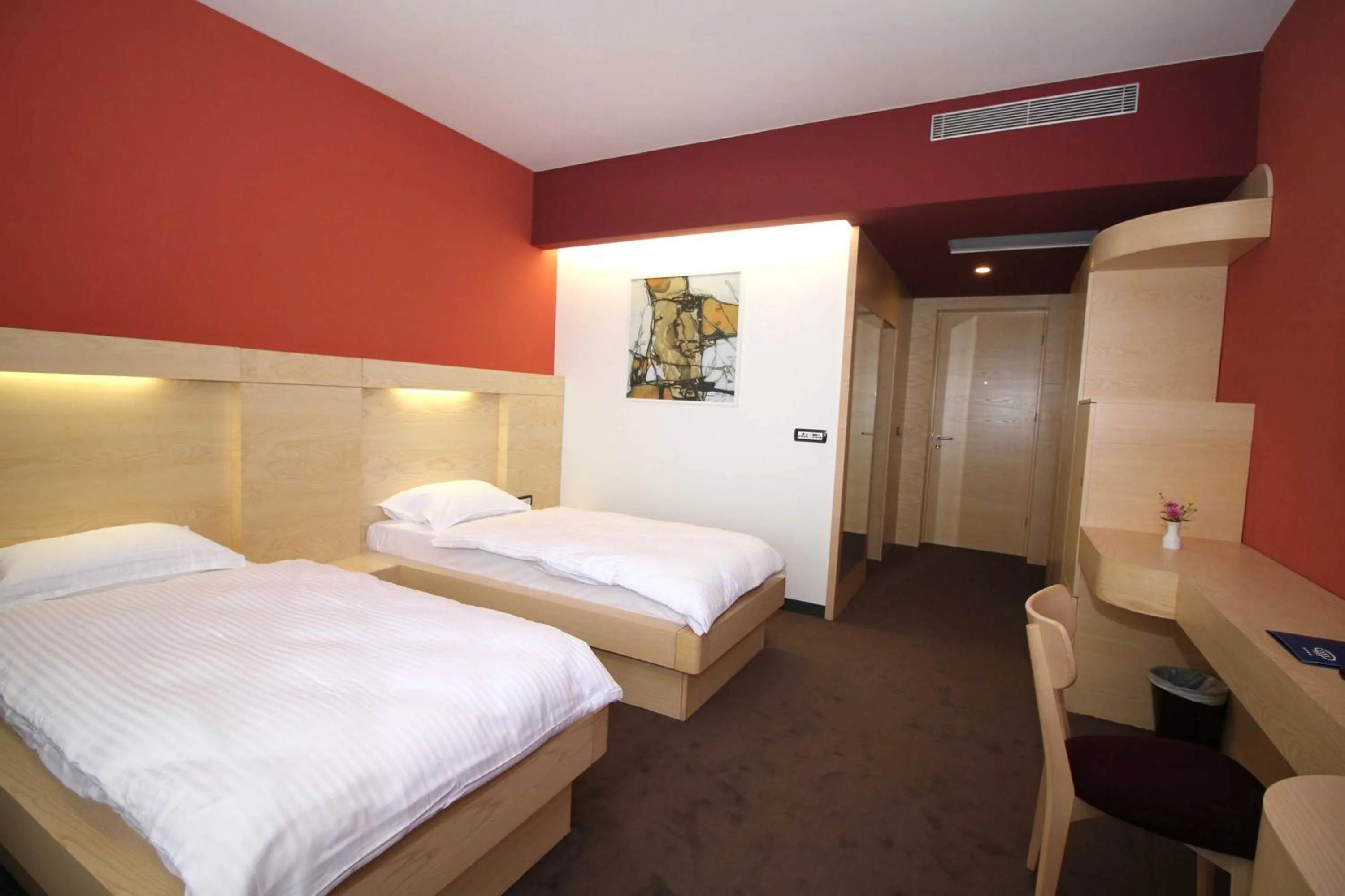Twin Room with Balcony and City View - single occupancy in Hotel International Prishtina & Spa