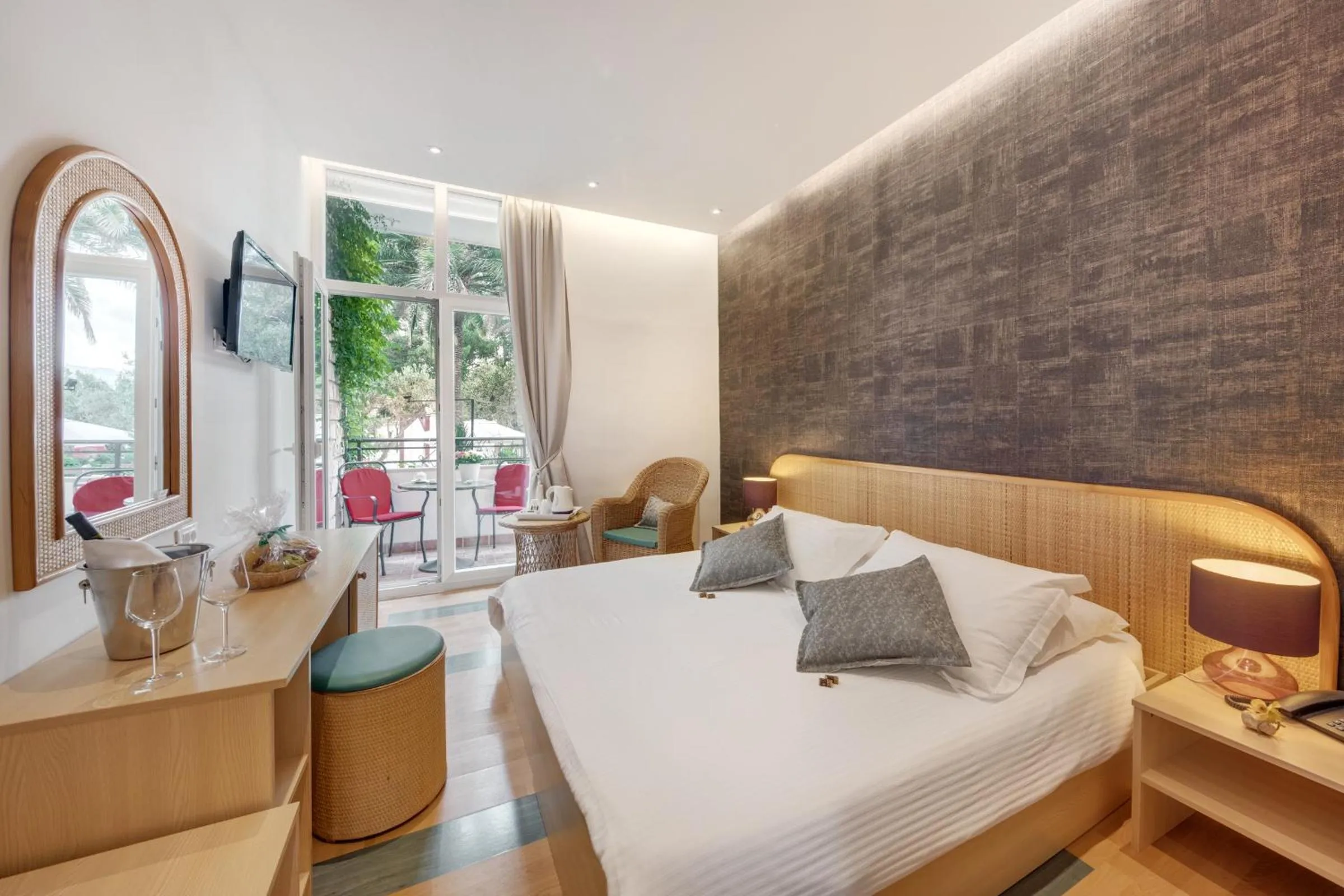 Superior Double or Twin Room with Balcony and Garden View - single occupancy in Hotel Villa Adriatica - Adults Only