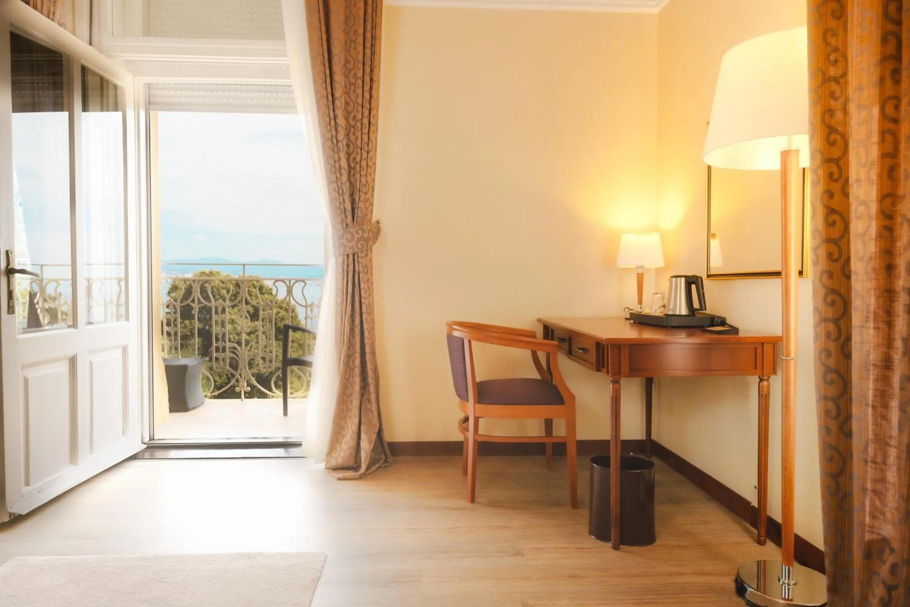 Deluxe Twin Room with Balcony - single occupancy - Sea Side in BRISTOL Hotel Opatija