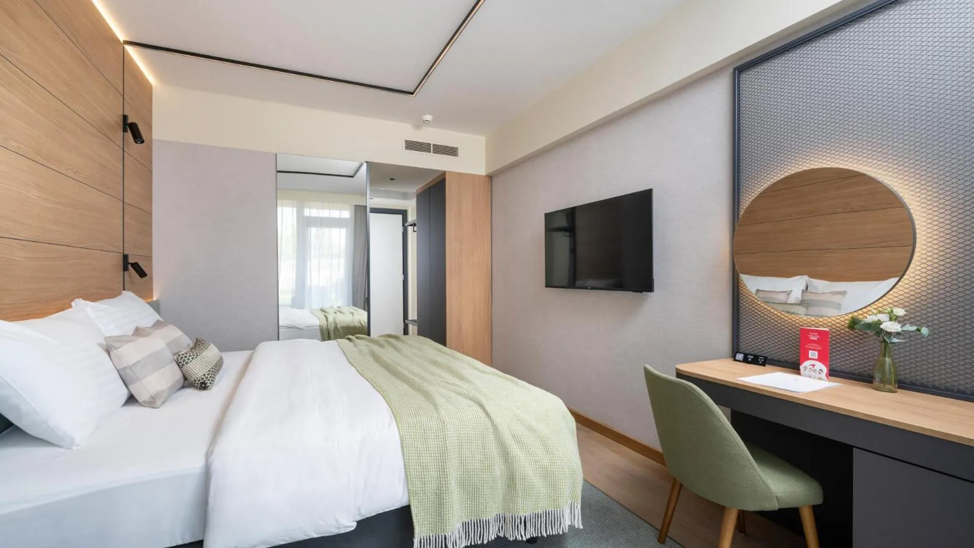 Classic Room with Balcony - Park Side in Hotel Pelegrin Plava Laguna