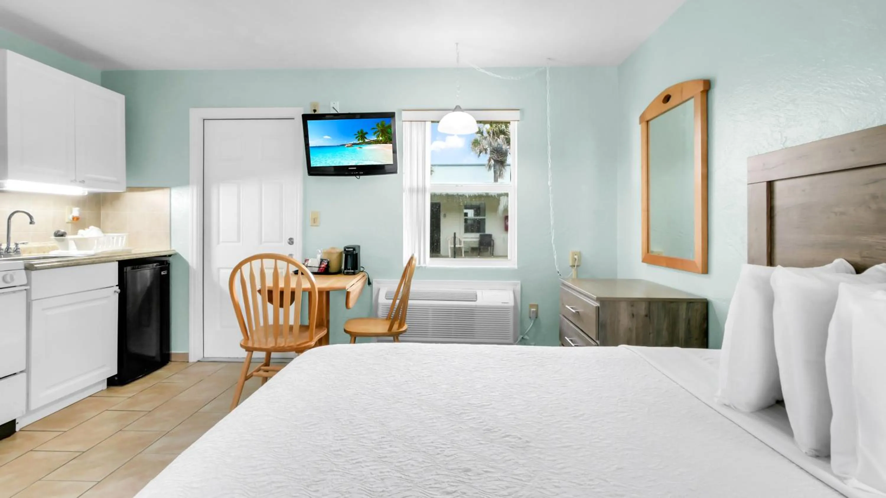 Standard Studio in Ocean Court Beachfront Hotel