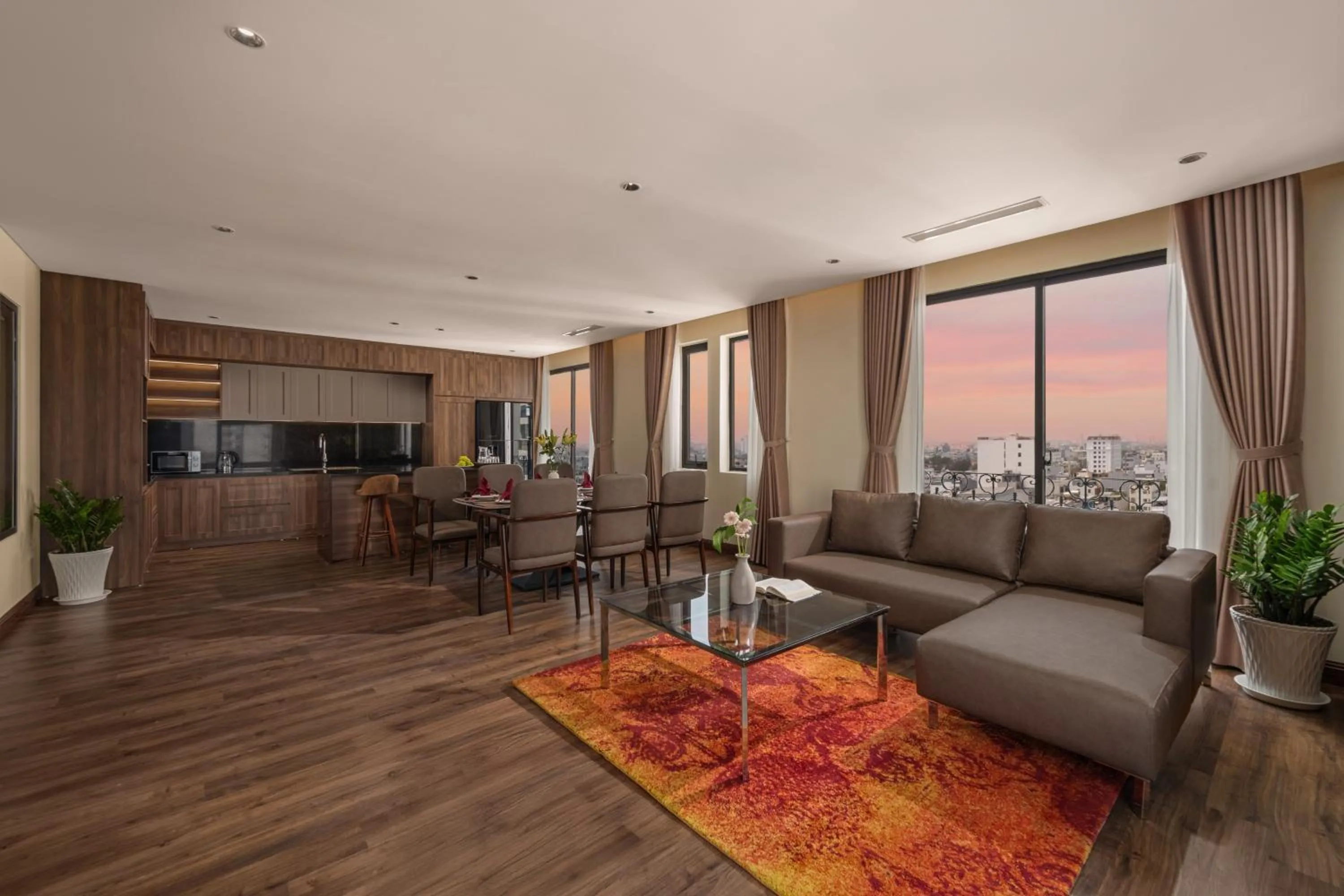 Presidential Suite in Palazzo Luxury Hotel & Bistro - Central My Khe Beach Walking Street