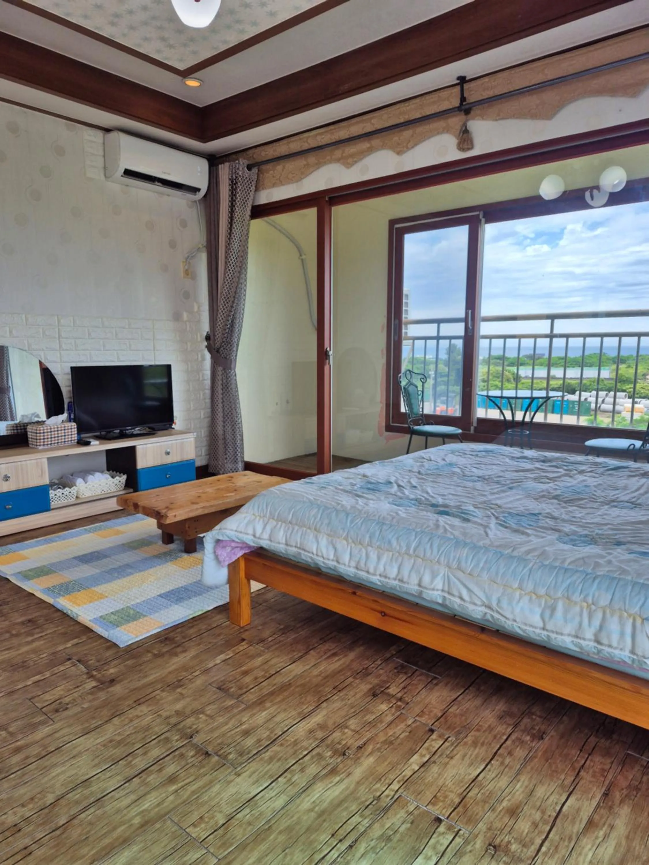 Double Room with Sea View in Jun House