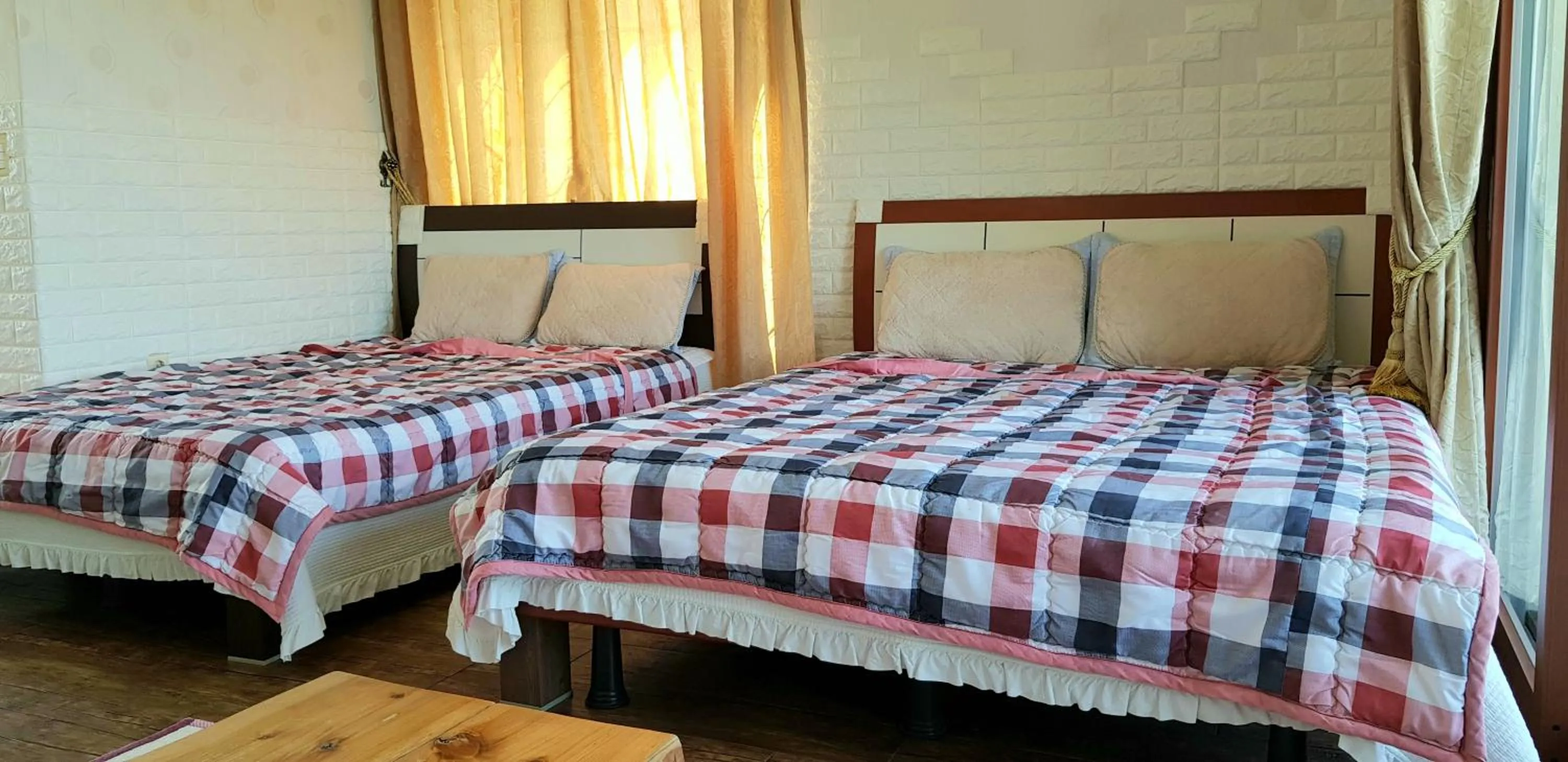 Standard Twin Room in Jun House