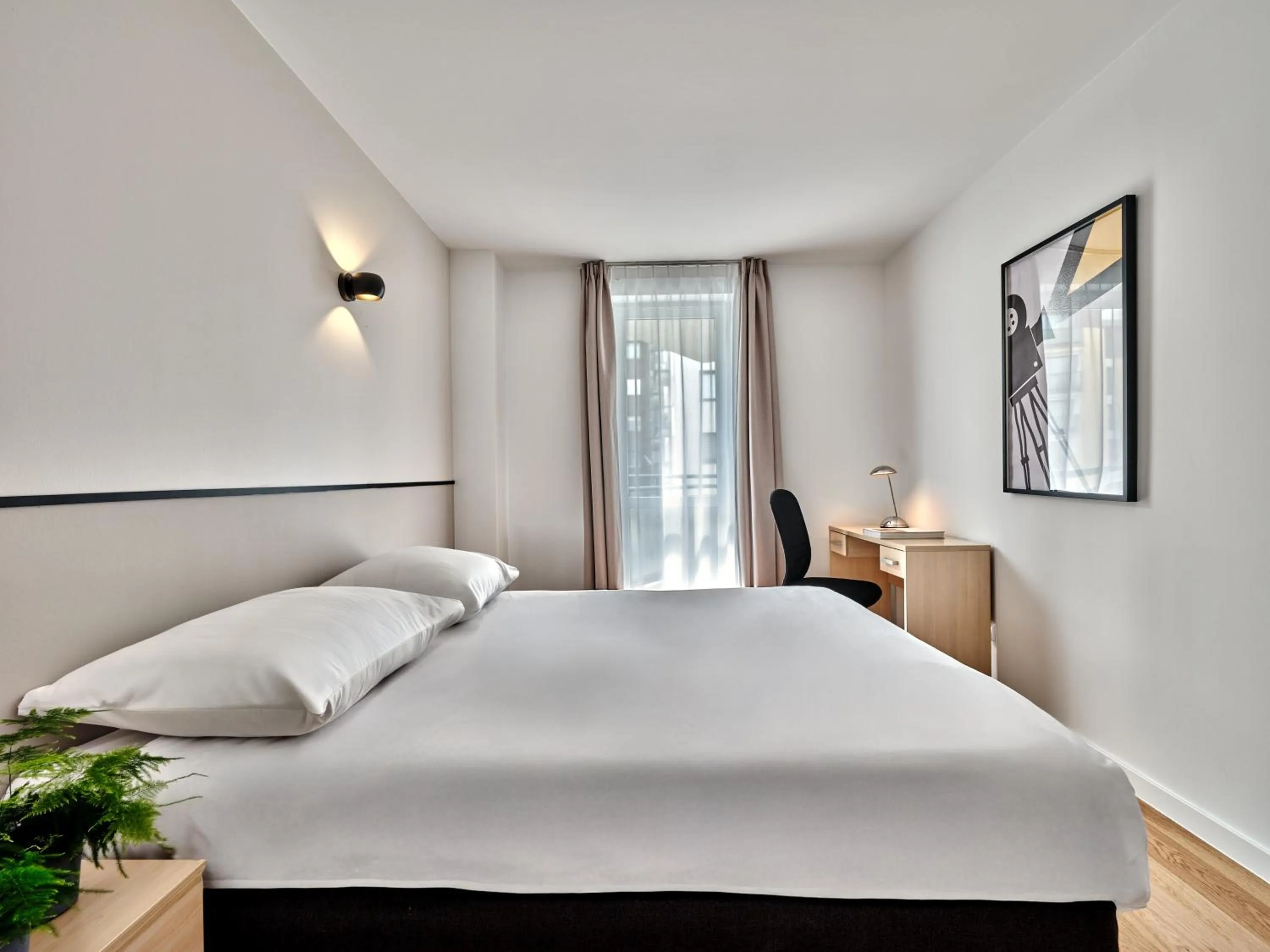 One-Bedroom Apartment with Balcony in Apartamenty Media Park