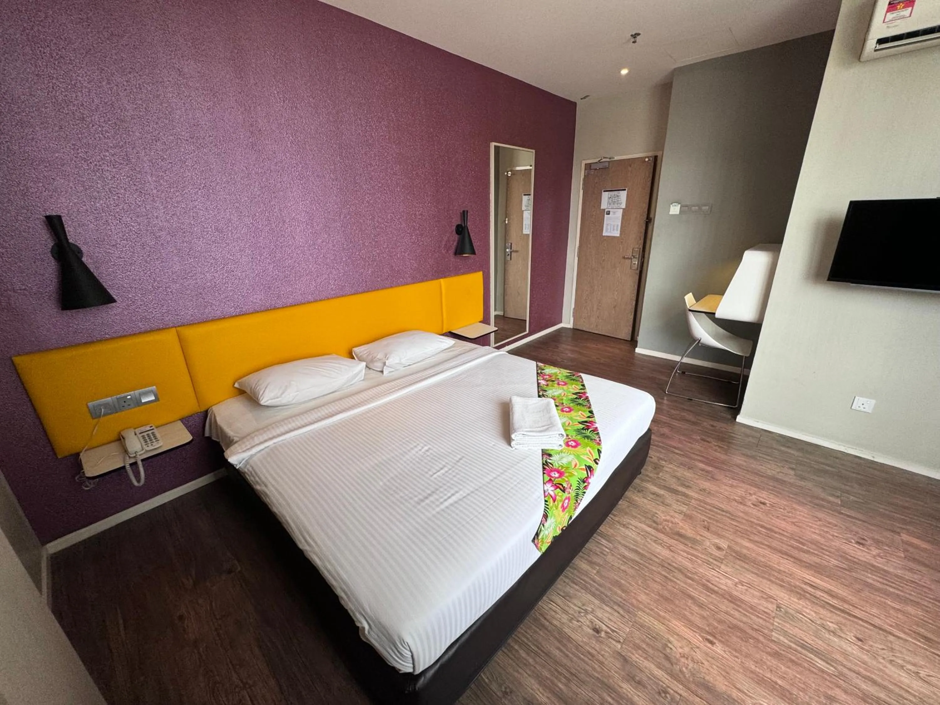 Executive King Window in Win Win Boutique Hotel PD