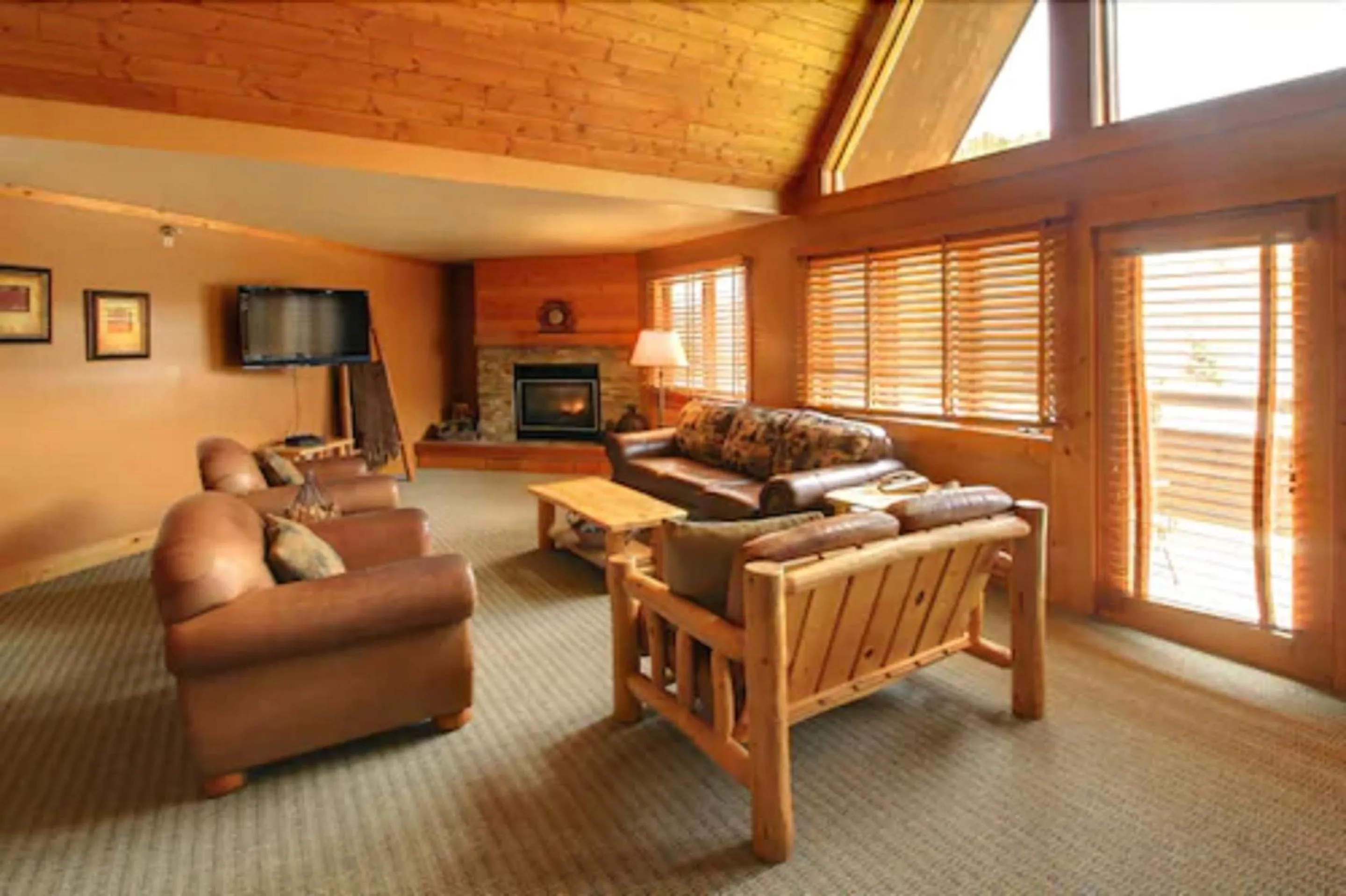 Bridal Veil Falls Suite in Spearfish Canyon Lodge