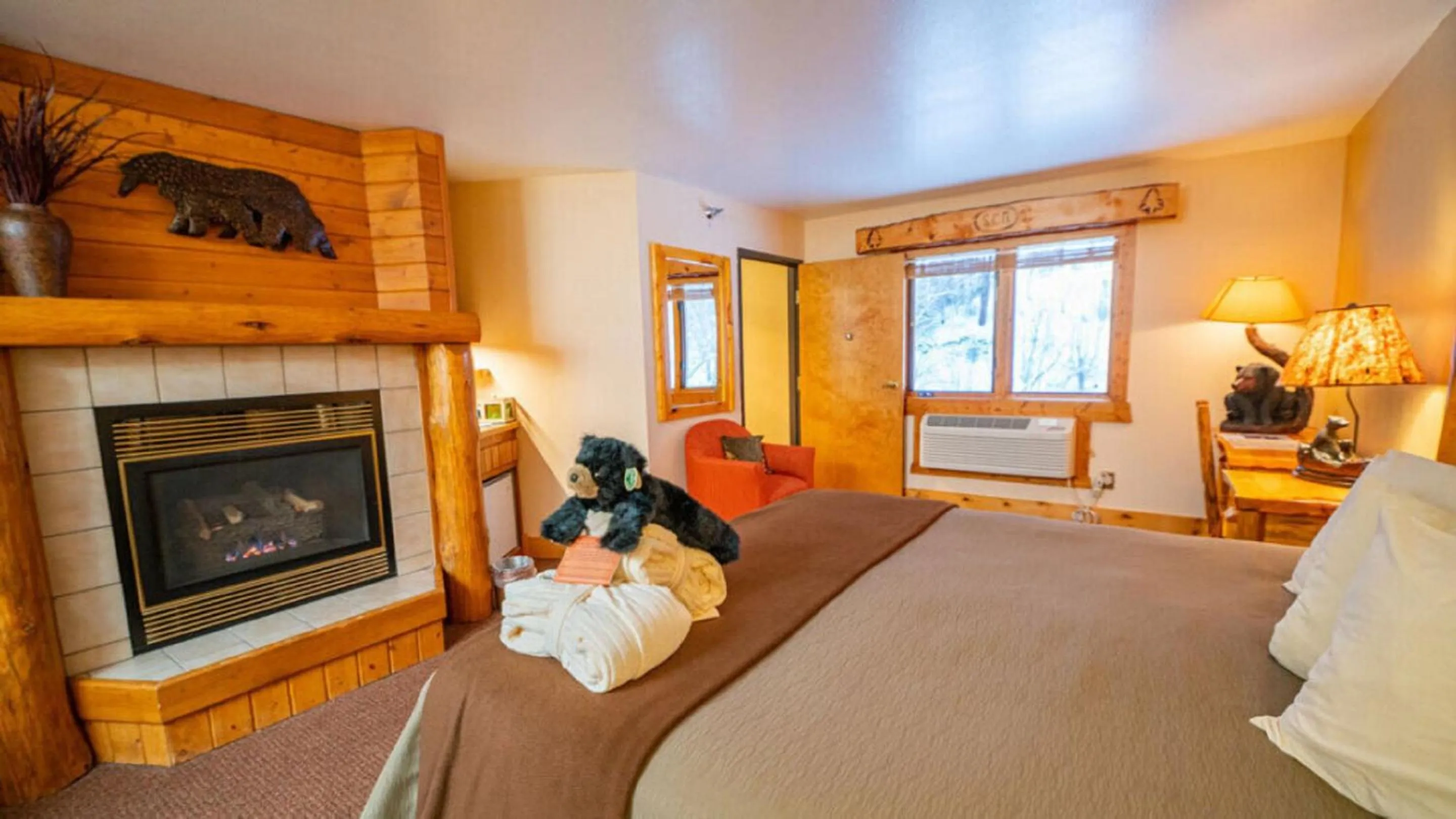 King Room in Spearfish Canyon Lodge