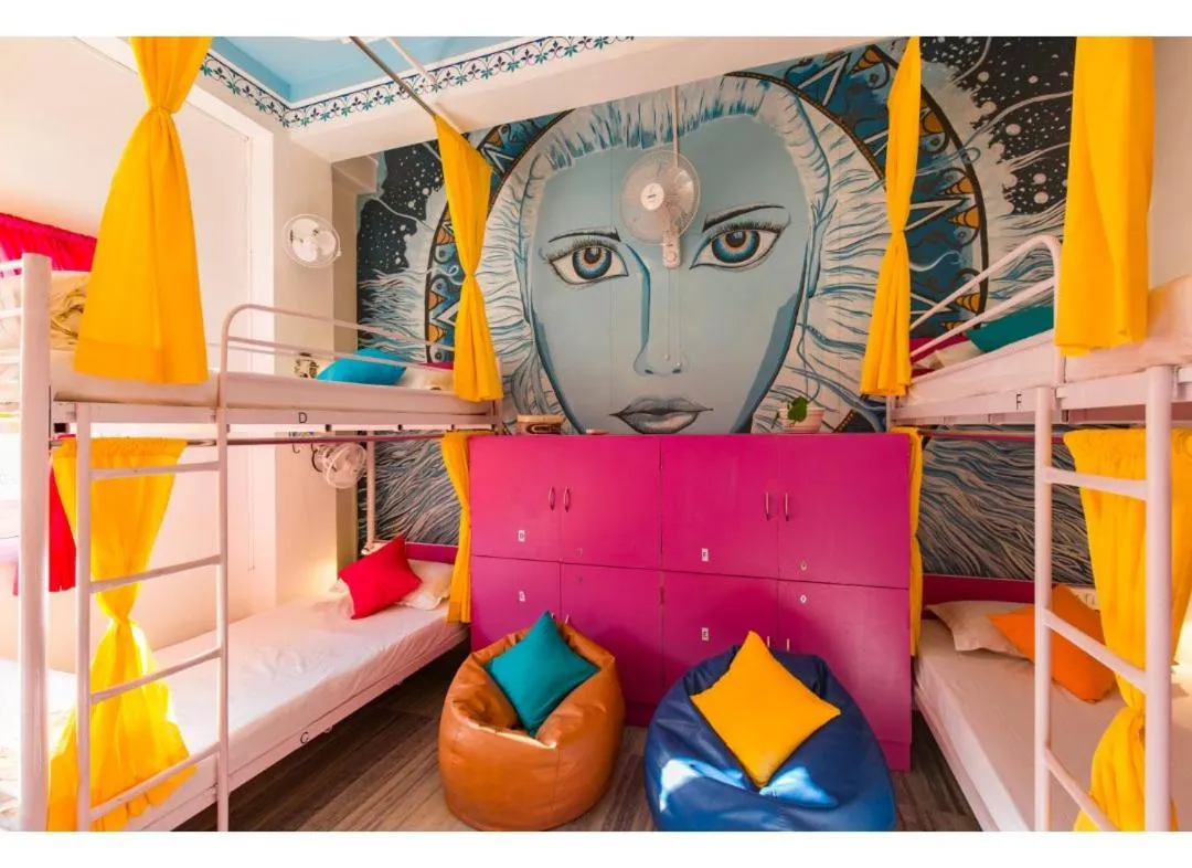 Bed in 8 Bed Mixed A/C Dormitory Room with Ensuite Bathroom in goSTOPS Udaipur