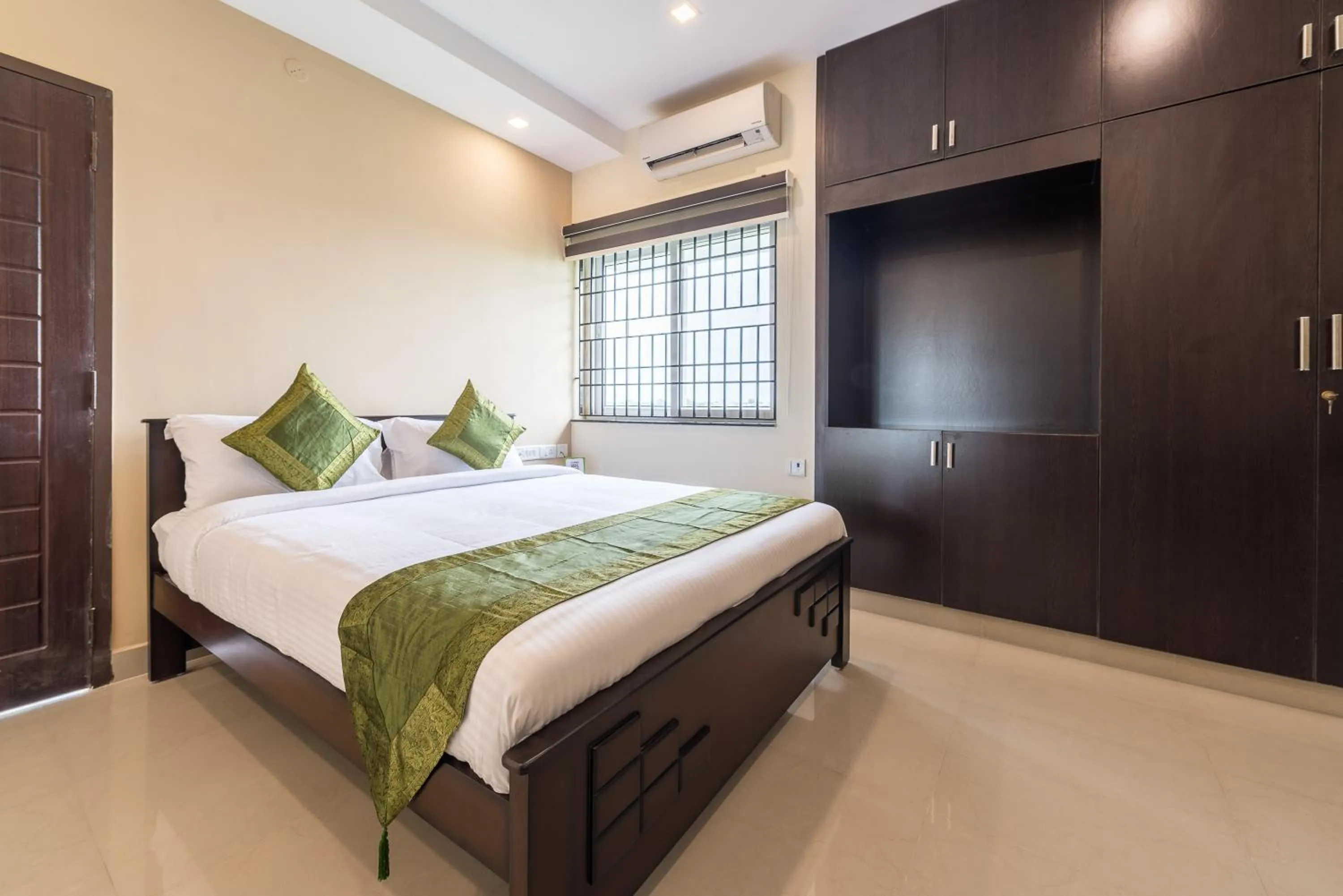 Deluxe Room - single occupancy in Treebo Adin Residence Chennai Trade Centre