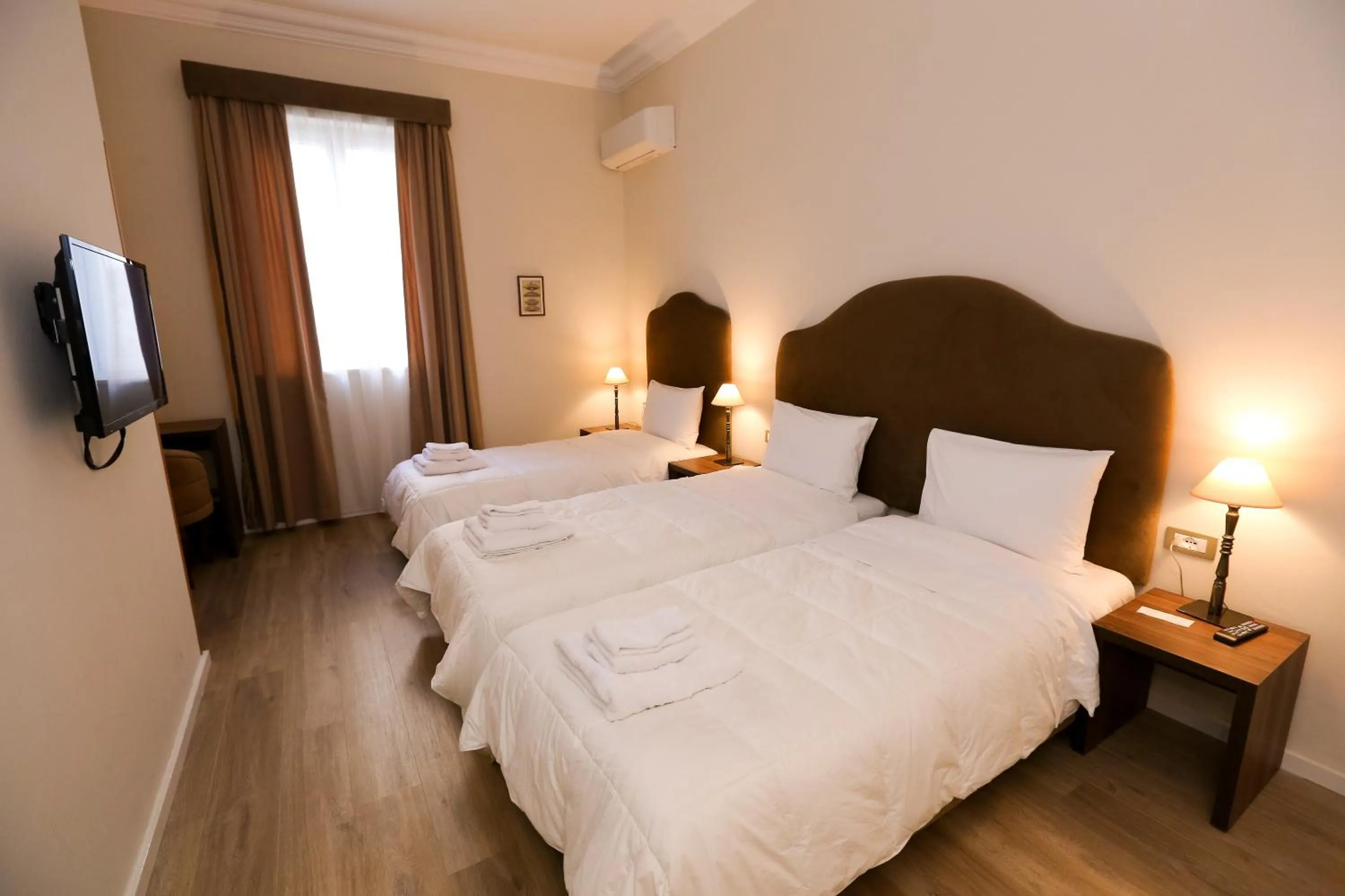 Superior Triple Room in Hotel Hermes Tirana