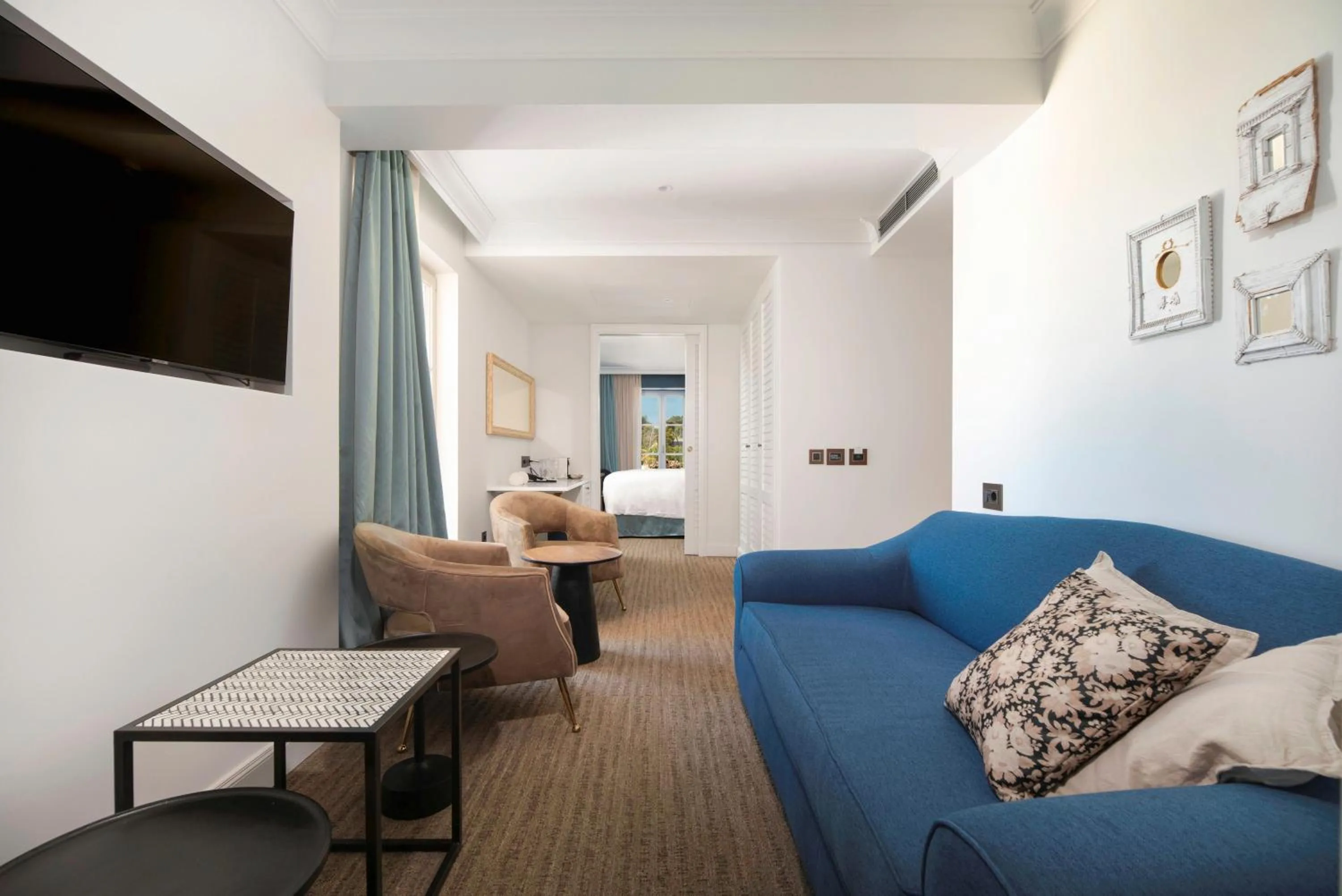 Corner Suite Balcony Sea View - single occupancy in Riva Marina Hvar Hotel