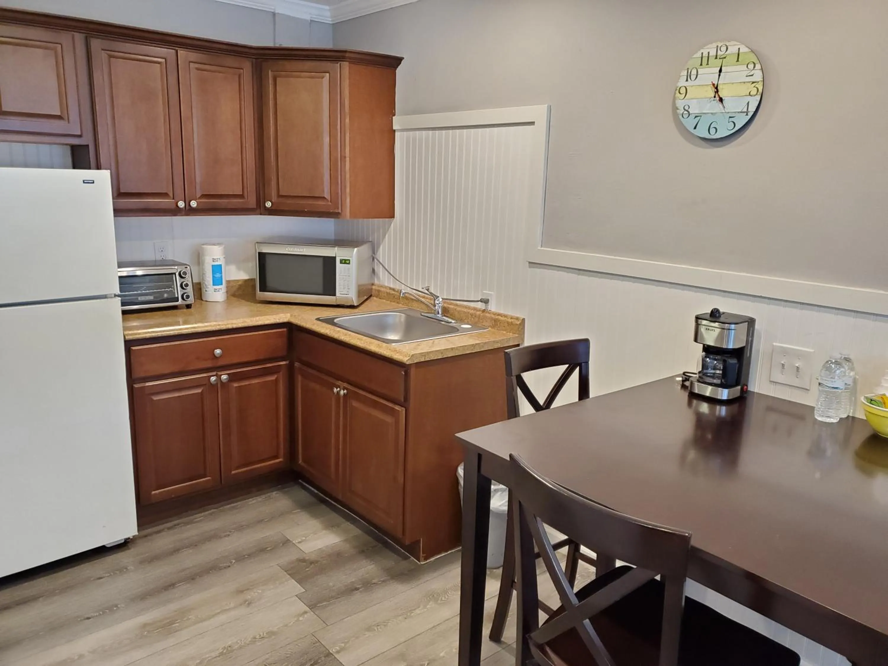 2 Queen Beds Jr. Suite, Non-Smoking in Coronado Island Inn