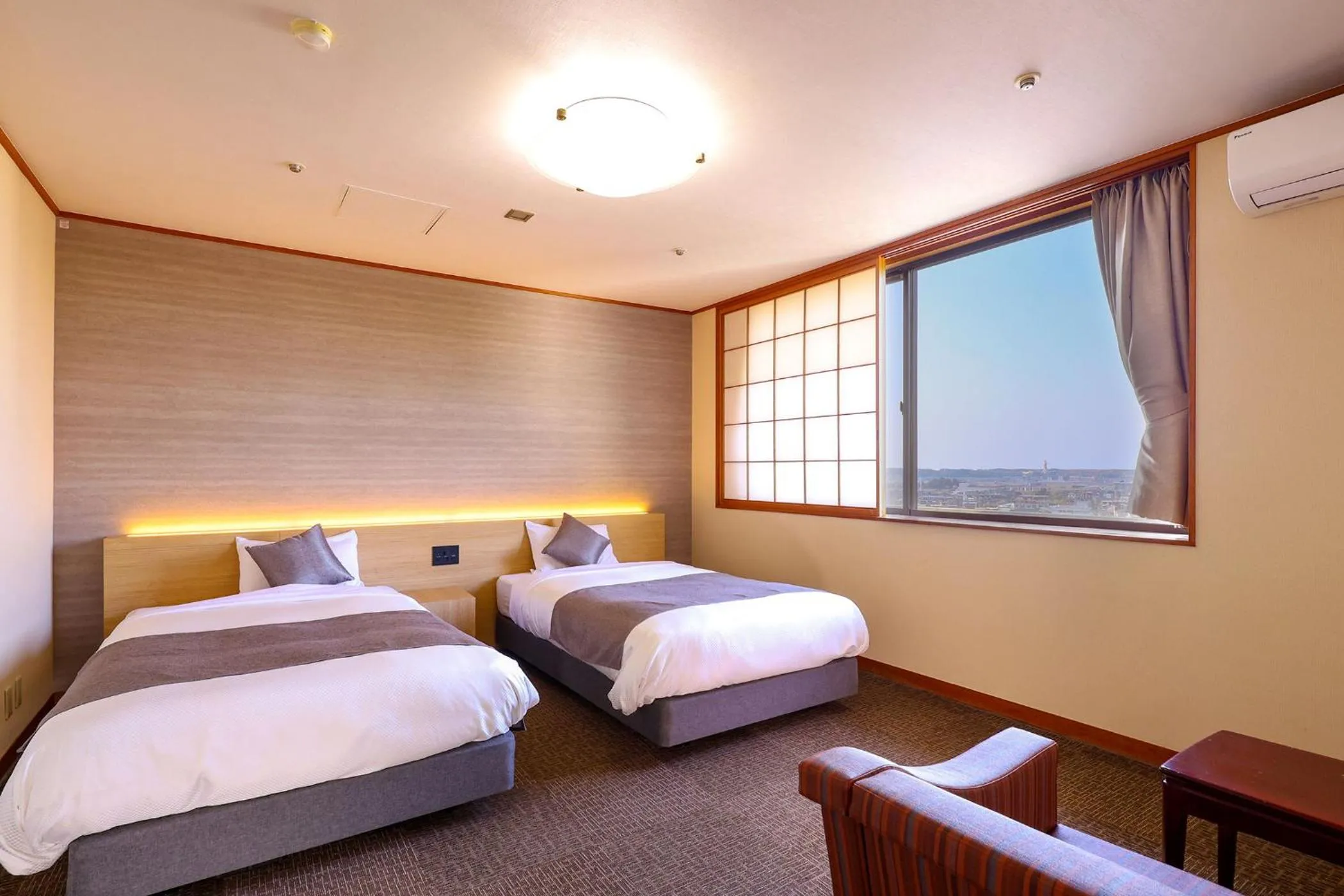 Standard Japanese-Western-Style Twin Room with 16+7.5 Tatami mats - Non-Smoking - Shared Bathroom in Ooedo Onsen Monogatari Premium Yamashitaya