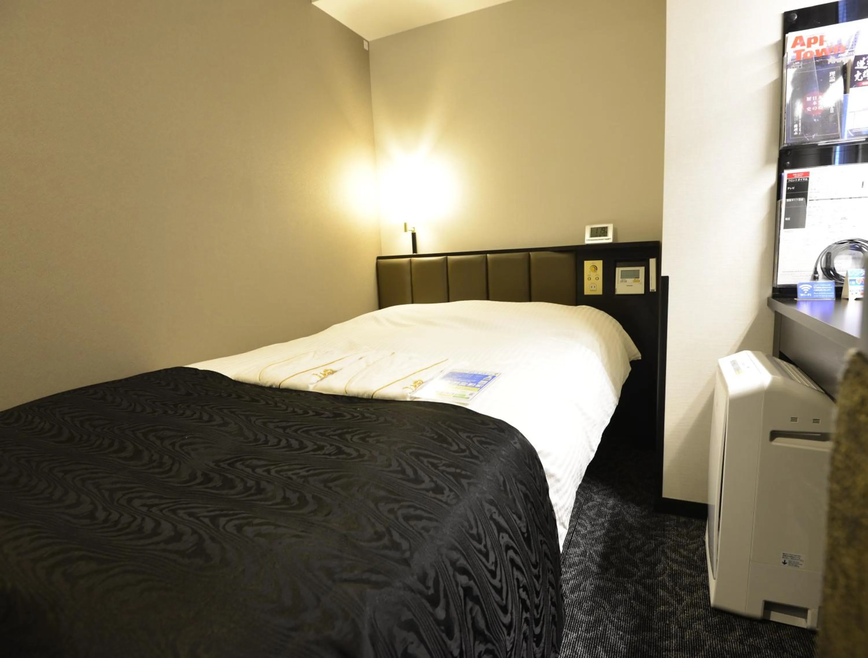 Double Room with Small Double Bed - Smoking in APA Hotel Kamataeki-Higashi