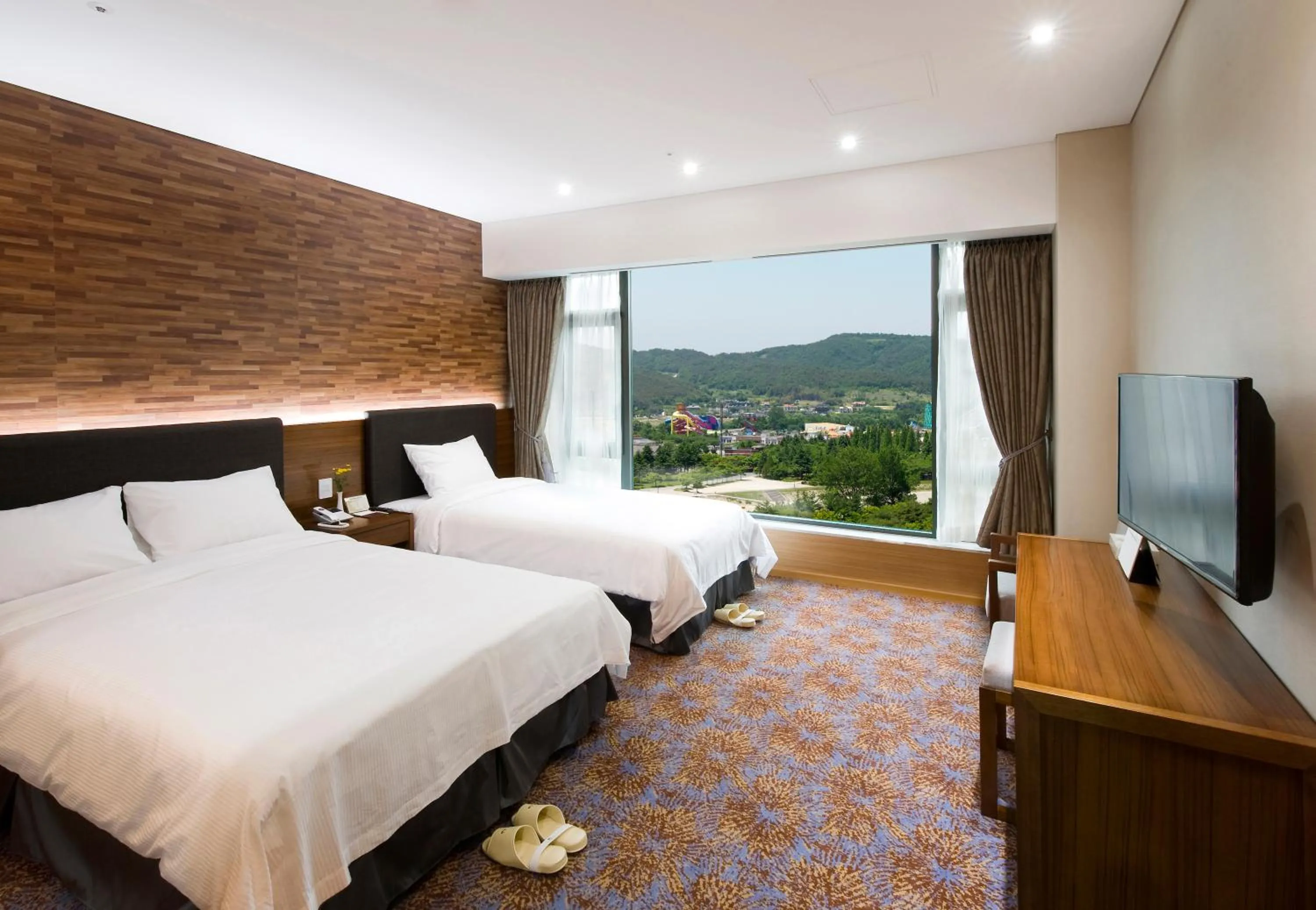 High Floor Sky Deluxe Hwangnyoung View Twin Room in The K Hotel Gyeongju