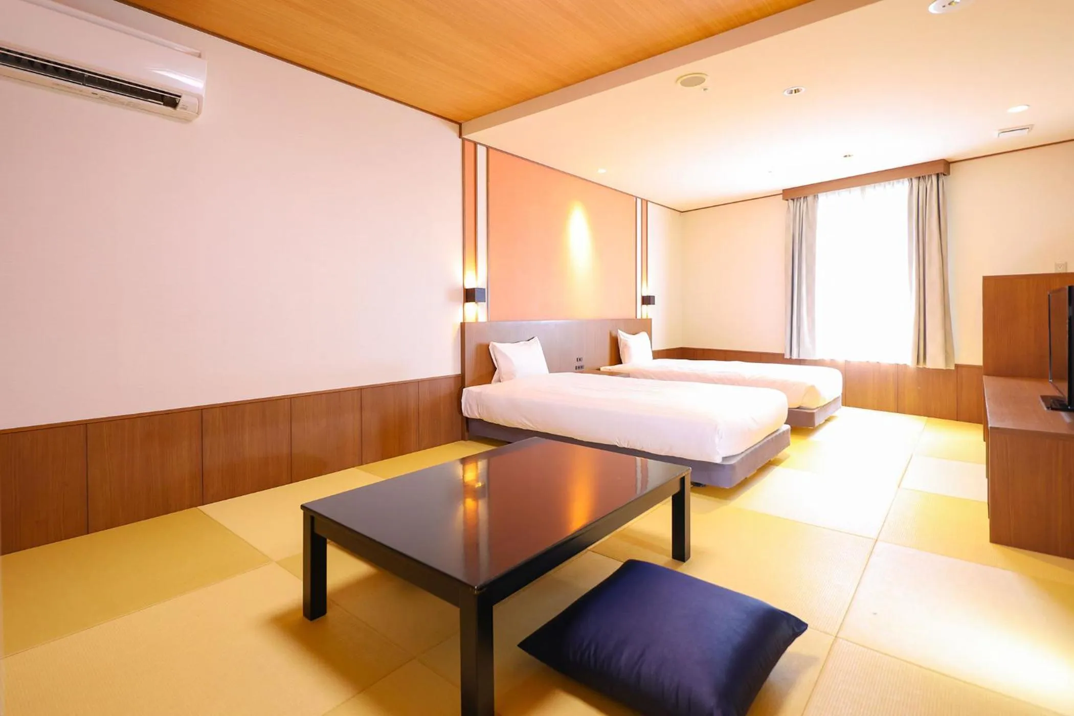 Superior Japanese-Western-Style-Room(No View) - Non-Smoking - Shared Bathroom in Ooedo Onsen Monogatari Premium Atami
