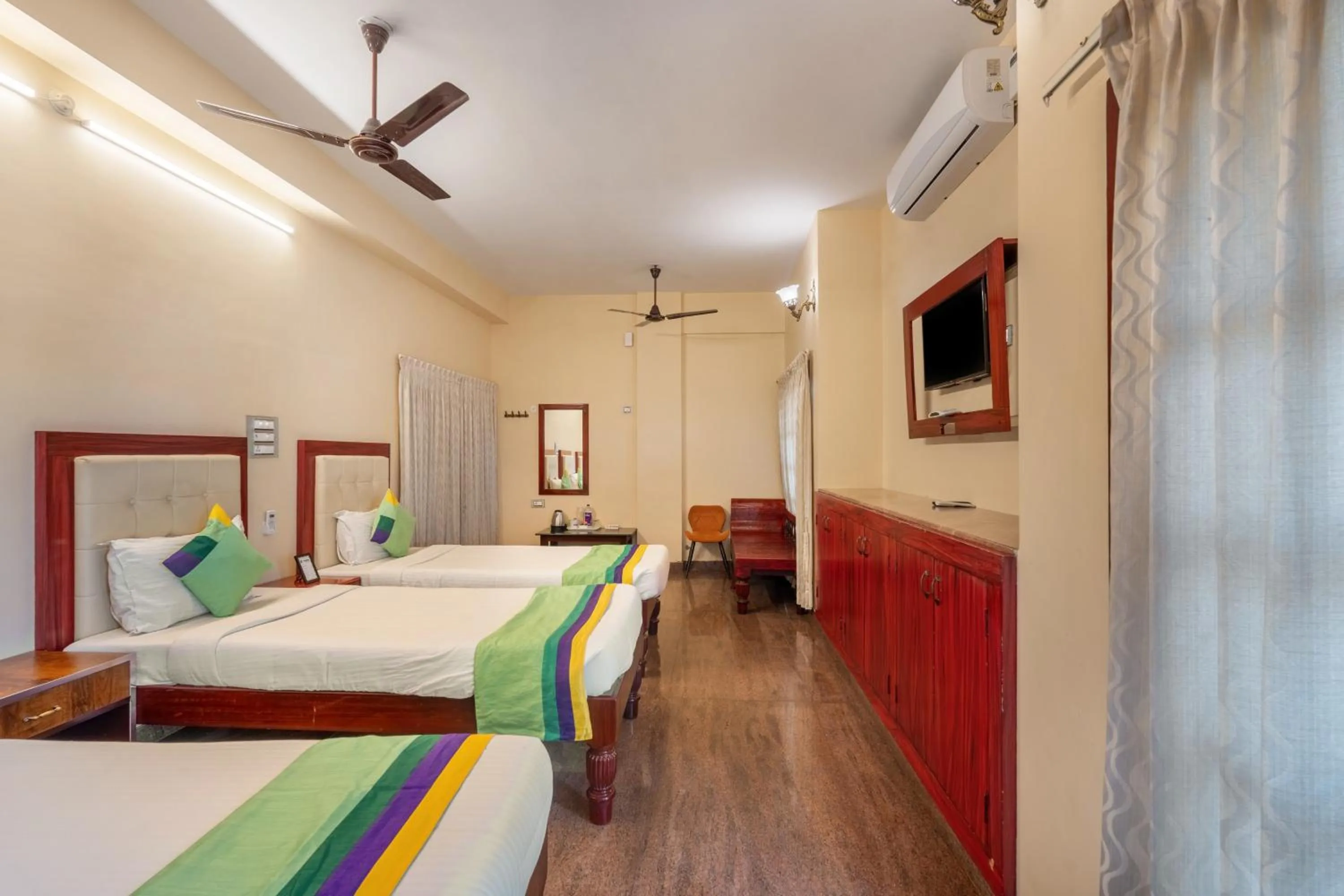 Superior Double Room - single occupancy in Treebo Grace Inn, 3 Min Walk From Promenade Beach