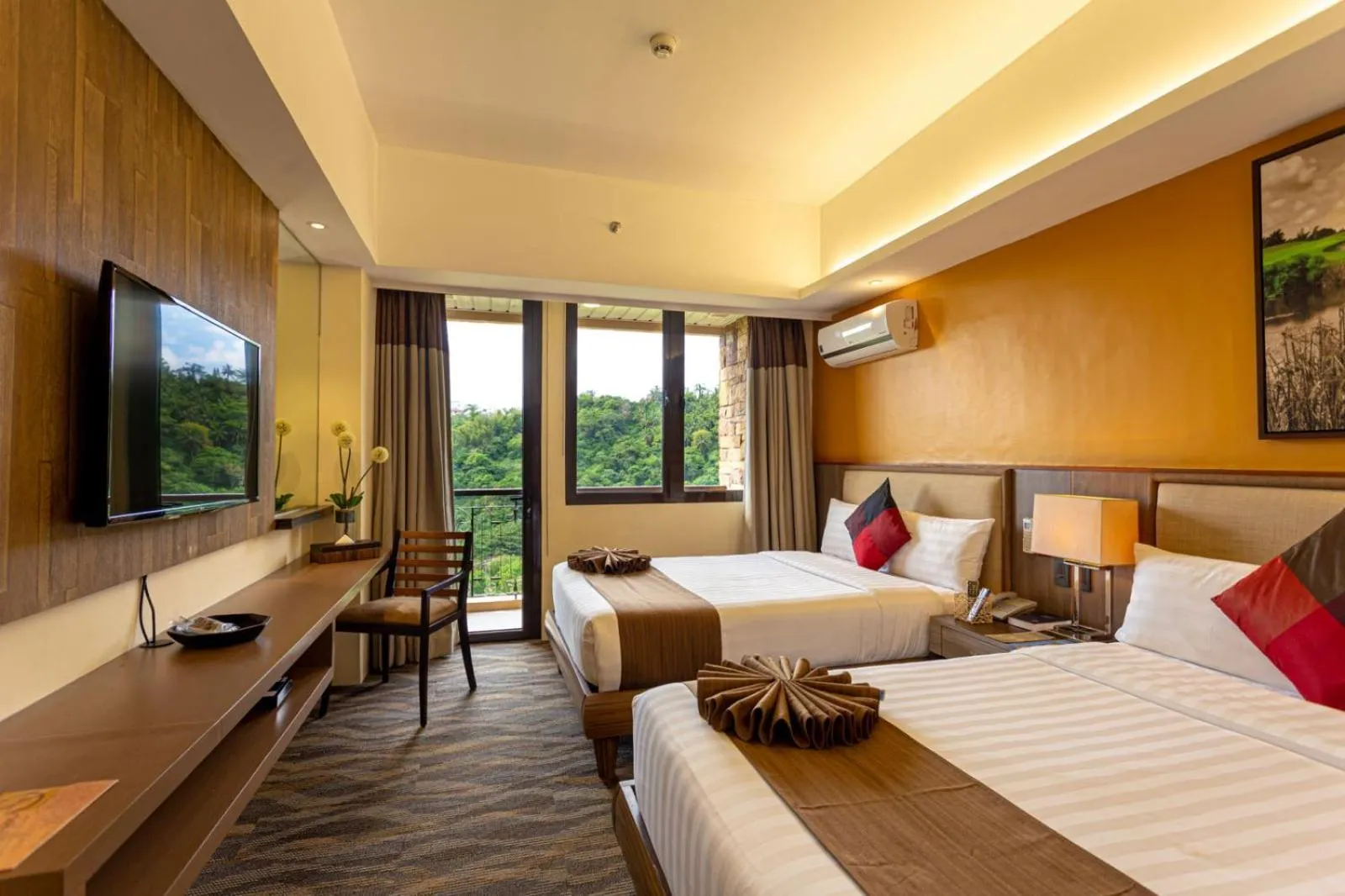 Premier Deluxe Double with Mountain View in Splendido Tagaytay Hotel and Country Club