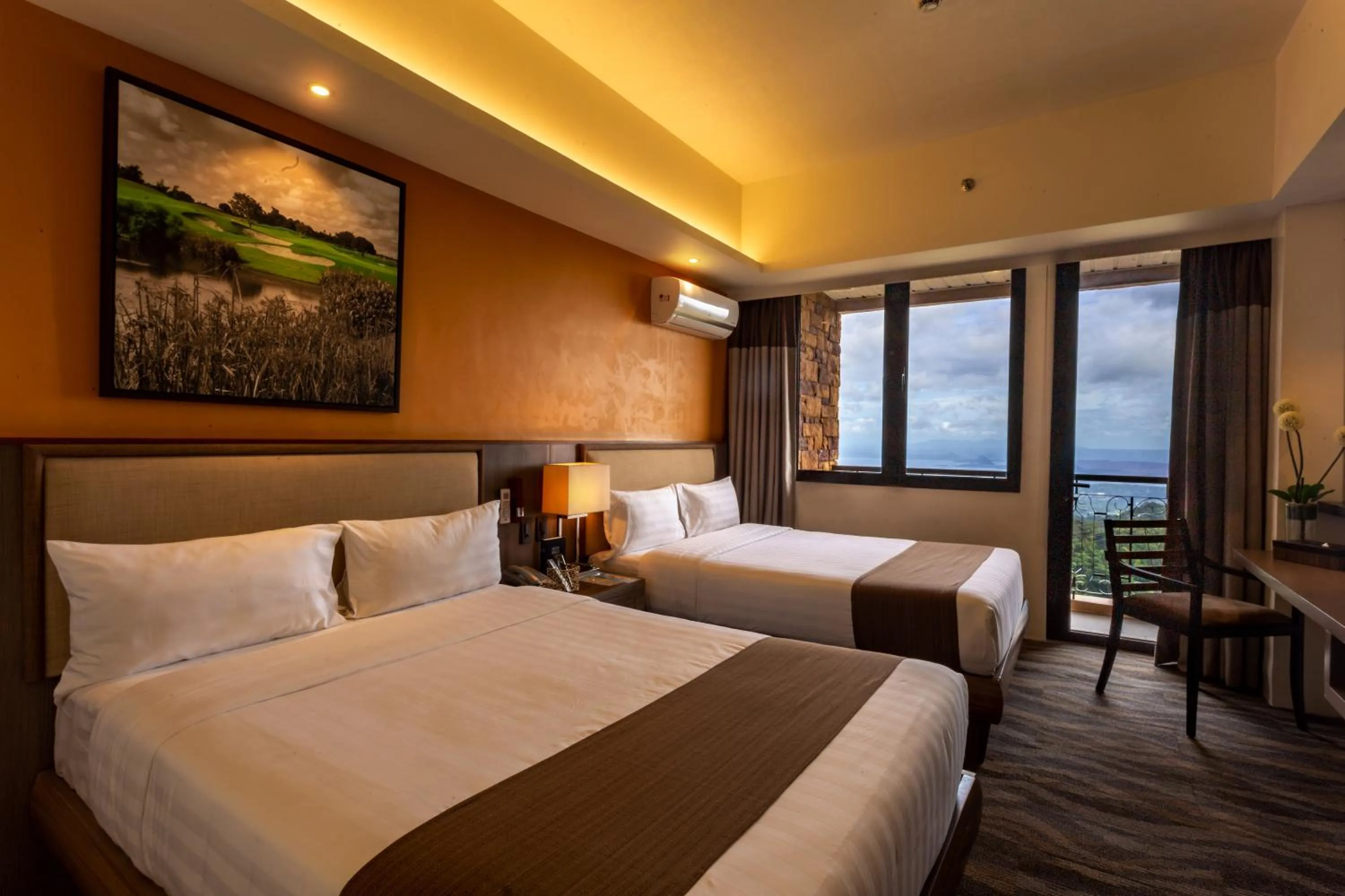 Deluxe Double Room with Balcony in Splendido Tagaytay Hotel and Country Club