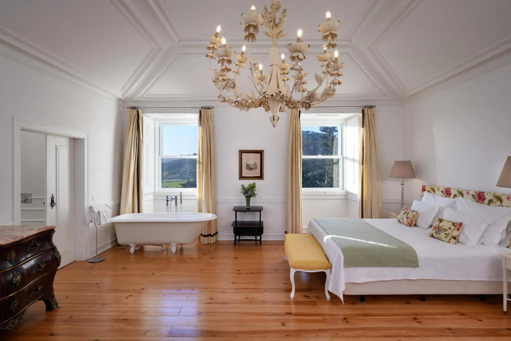 Romance Junior Suite in Hotel Casa Palmela - Small Luxury Hotels of The World, Hotel & Villas