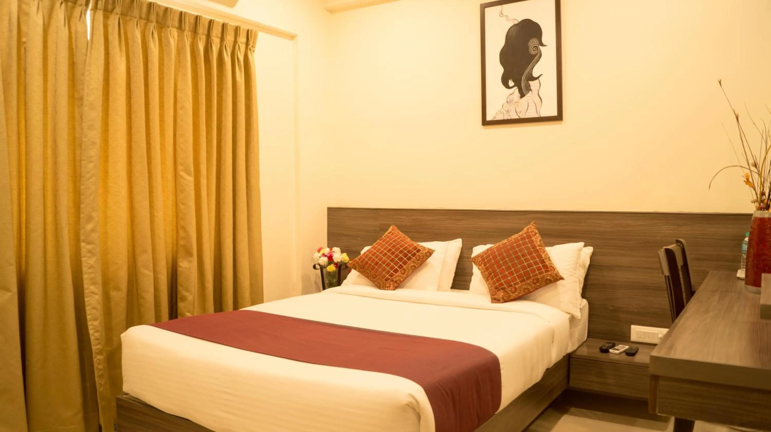 Standard Double Room - single occupancy in Royal Serenity - Kammanahalli