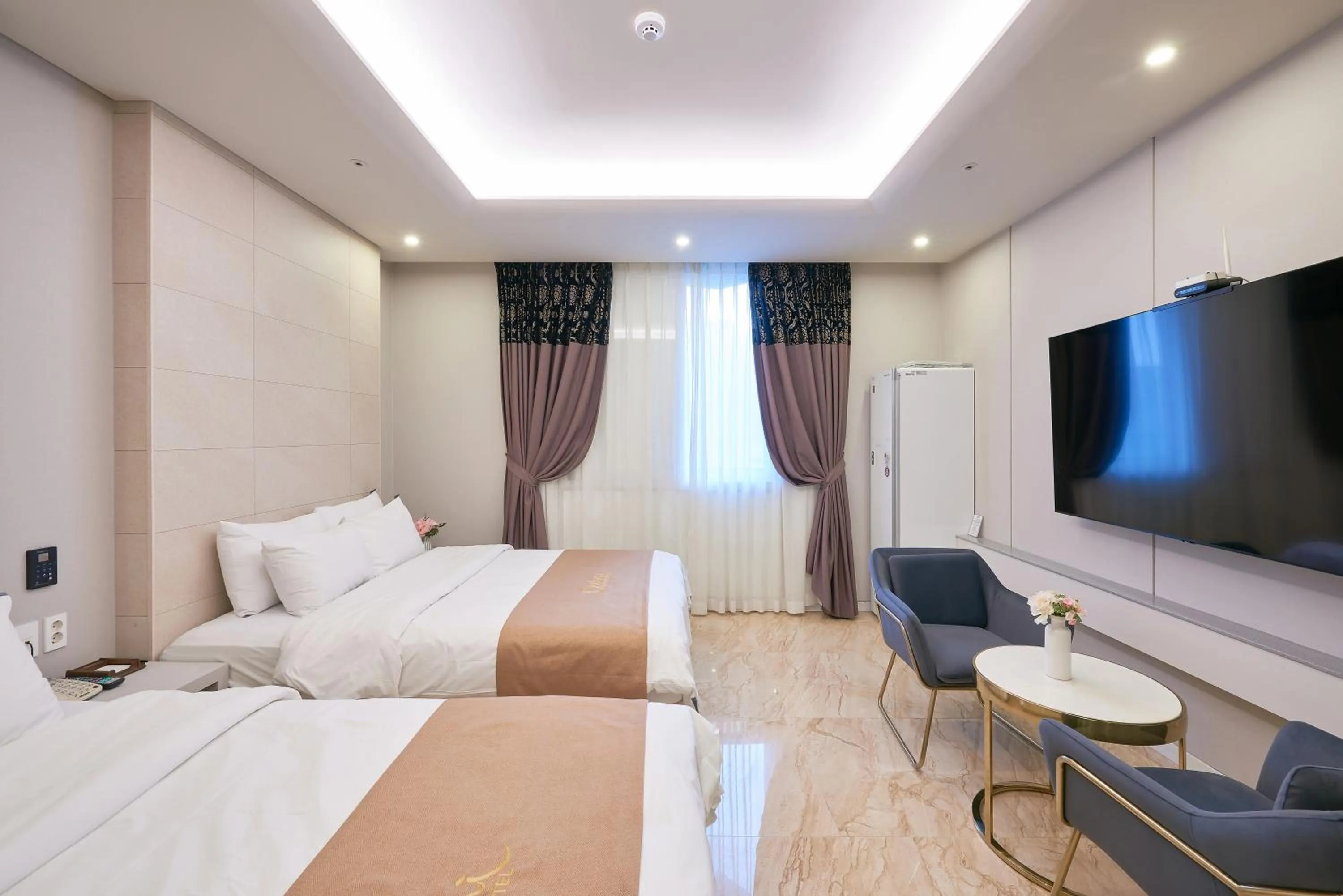 Deluxe Twin Room in Dubai Hotel