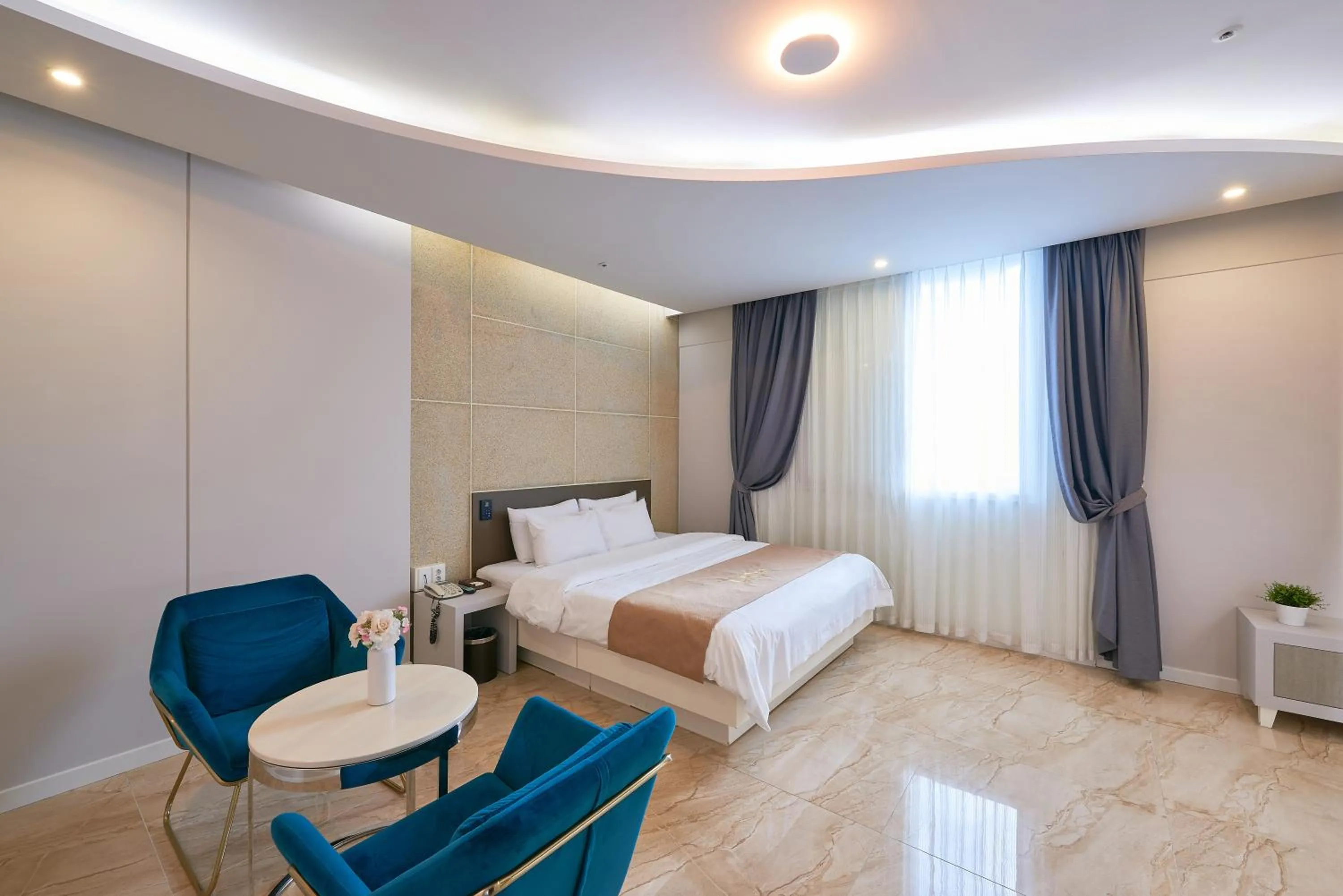 Deluxe Double Room in Dubai Hotel