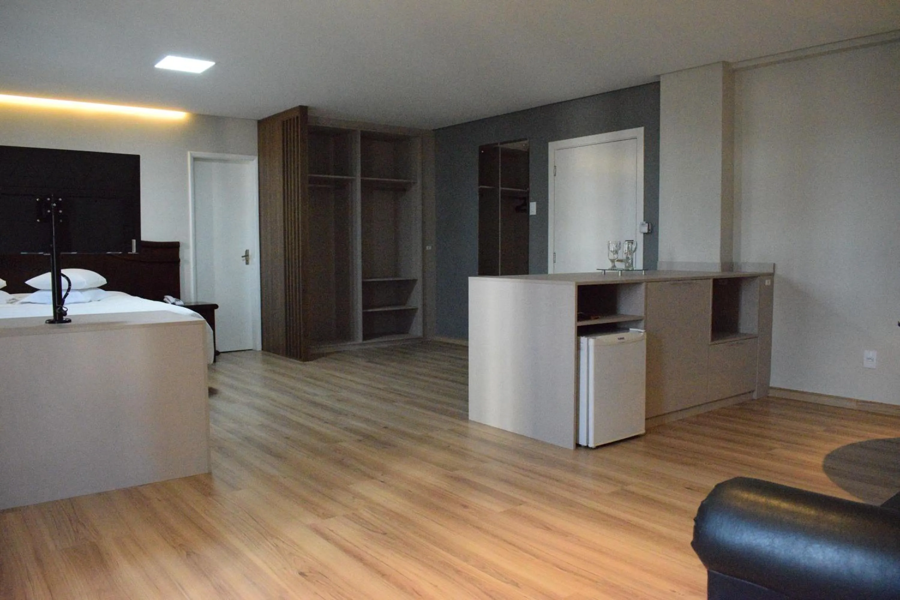 Suite with Hot Tub in Map Hotel