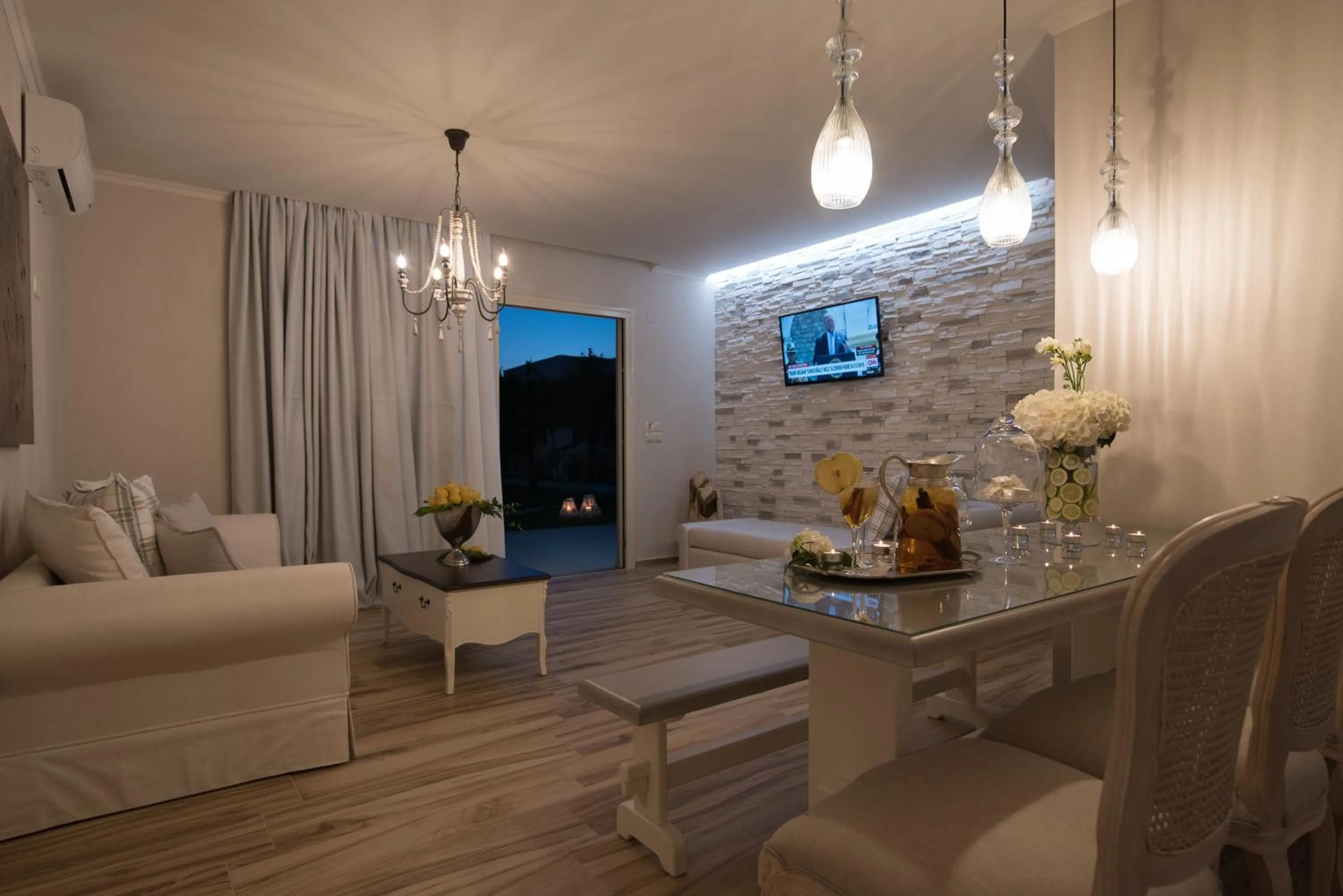 Luxury Two-Bedroom Apartment in Stelios Gardens