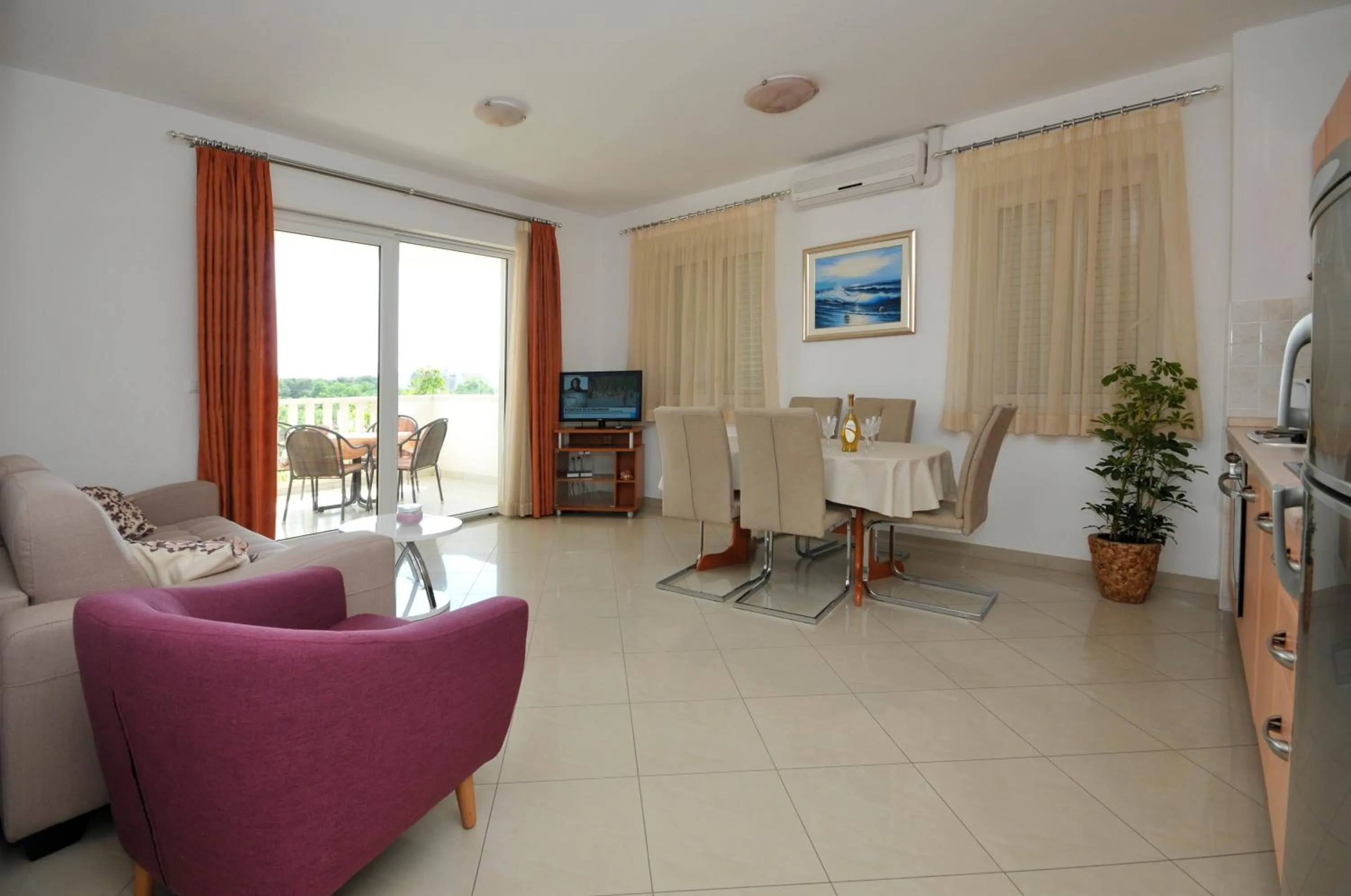 Superior Two-Bedroom Apartment with Balcony (4+1) in Apartmani Trogir