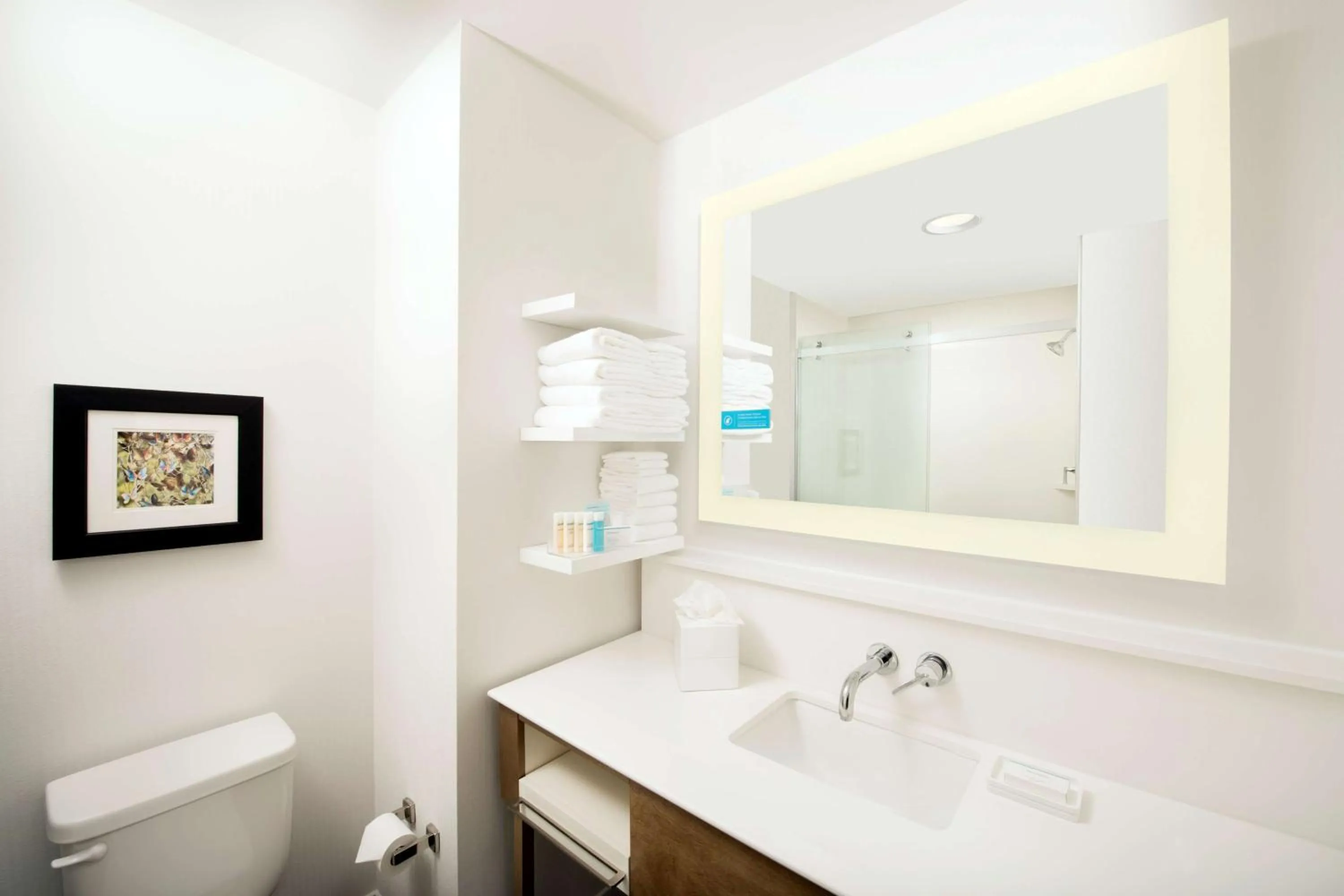 King Room - Hearing Access/Non-Smoking in Hampton Inn Wilmington Downtown