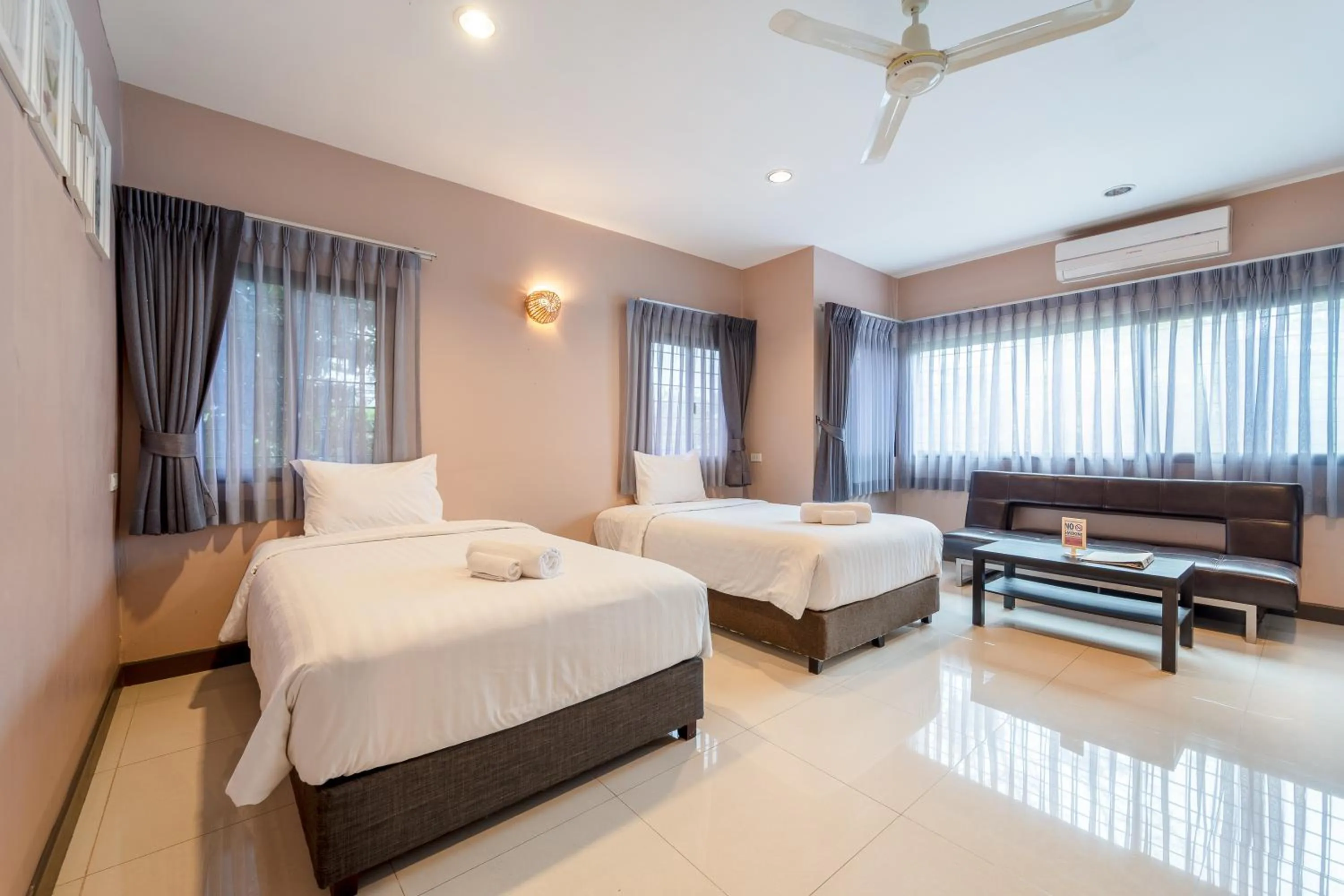 Standard Twin Room in Grandsiri Resort KhaoYai