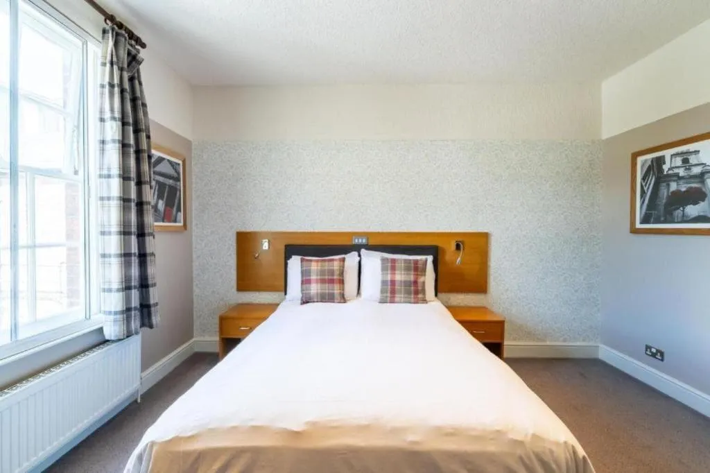 Budget Double Room in OYO The Red Lion Hotel