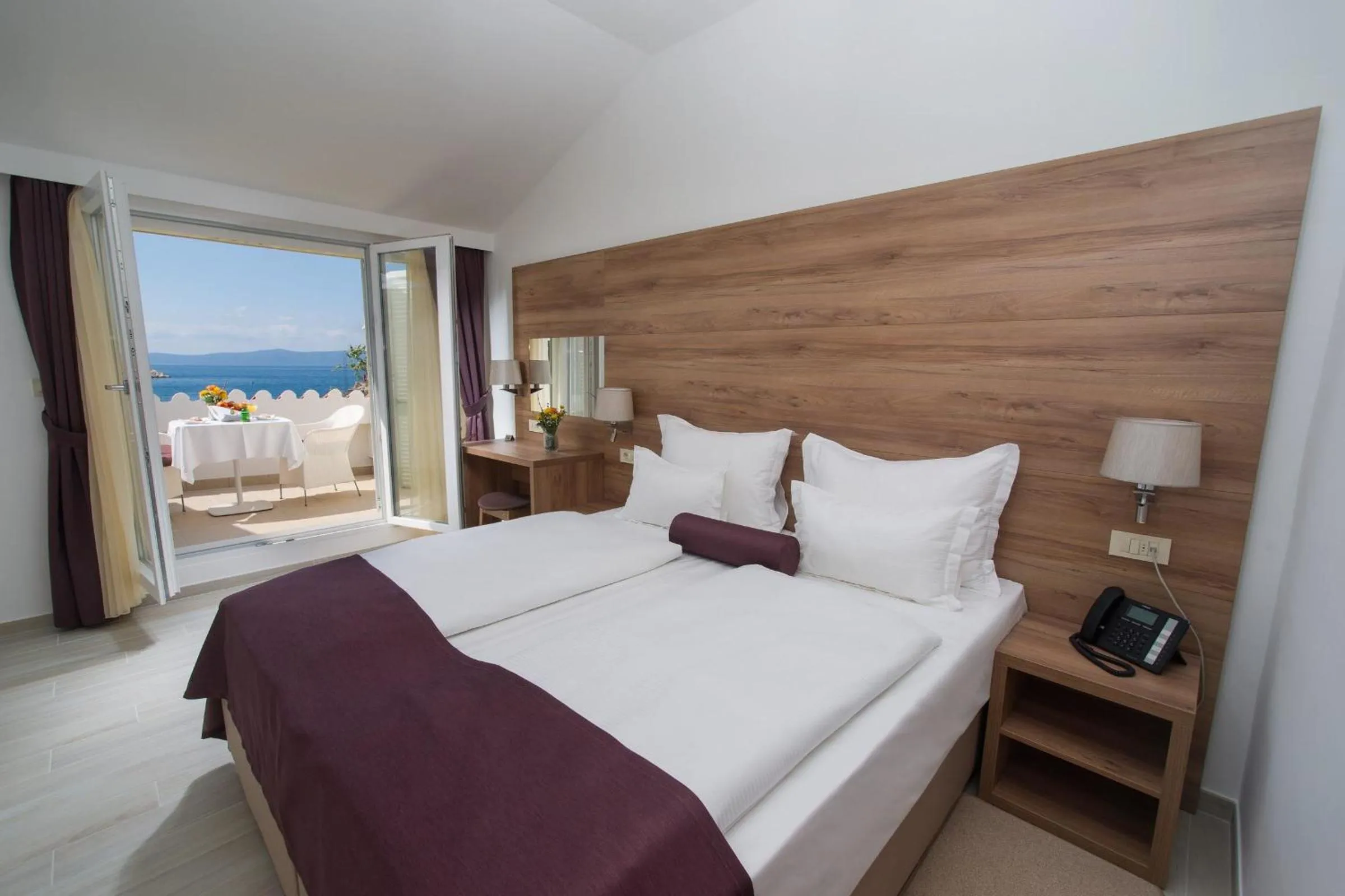 Double Room with Sea View and Balcony in Hotel Biokovo