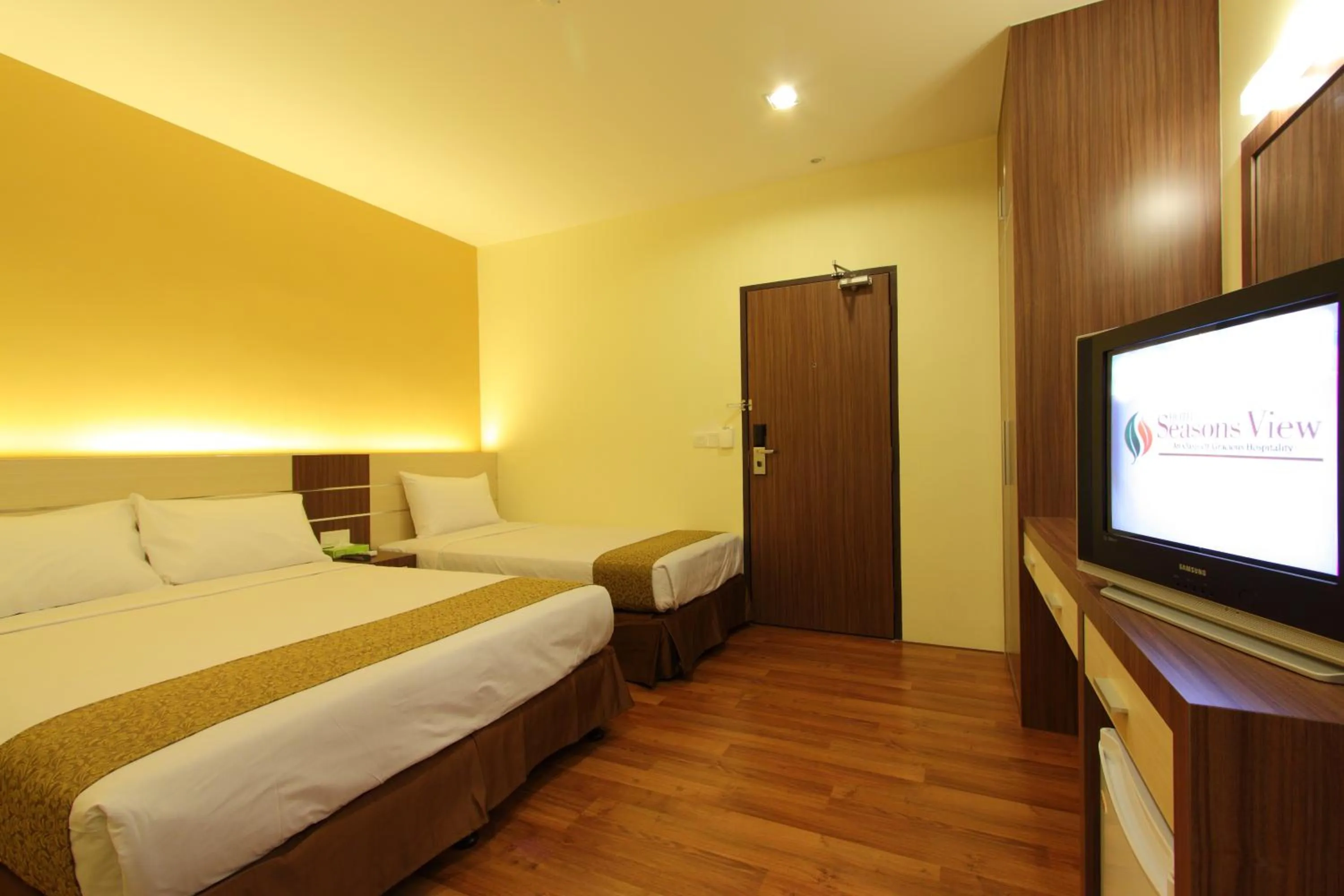 Premier Two-Bedroom Suite in Seasons View Hotel