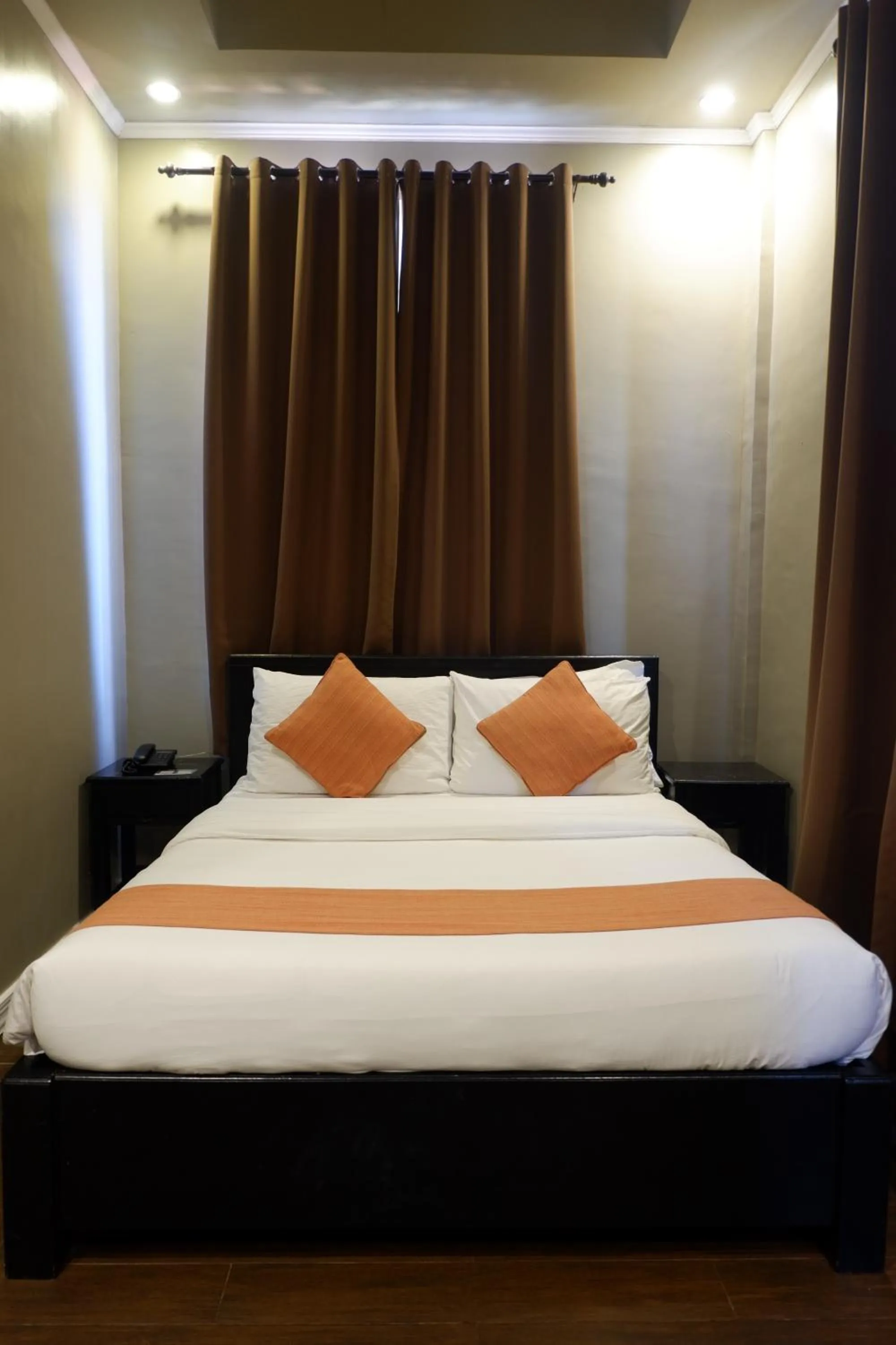 Deluxe Queen Room in Vela Terraces Hotel