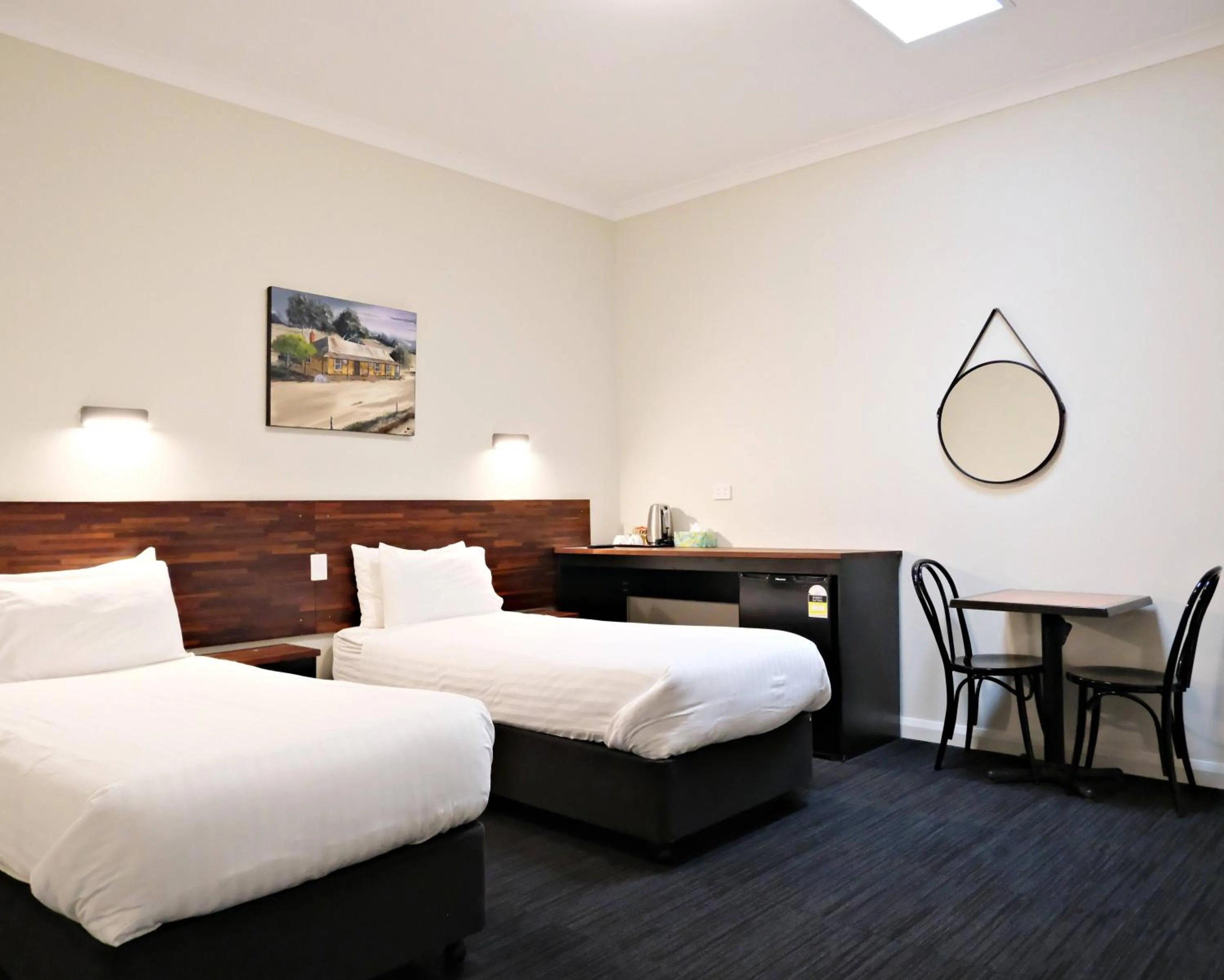 Deluxe Twin Room without Window in Gallery Hotel