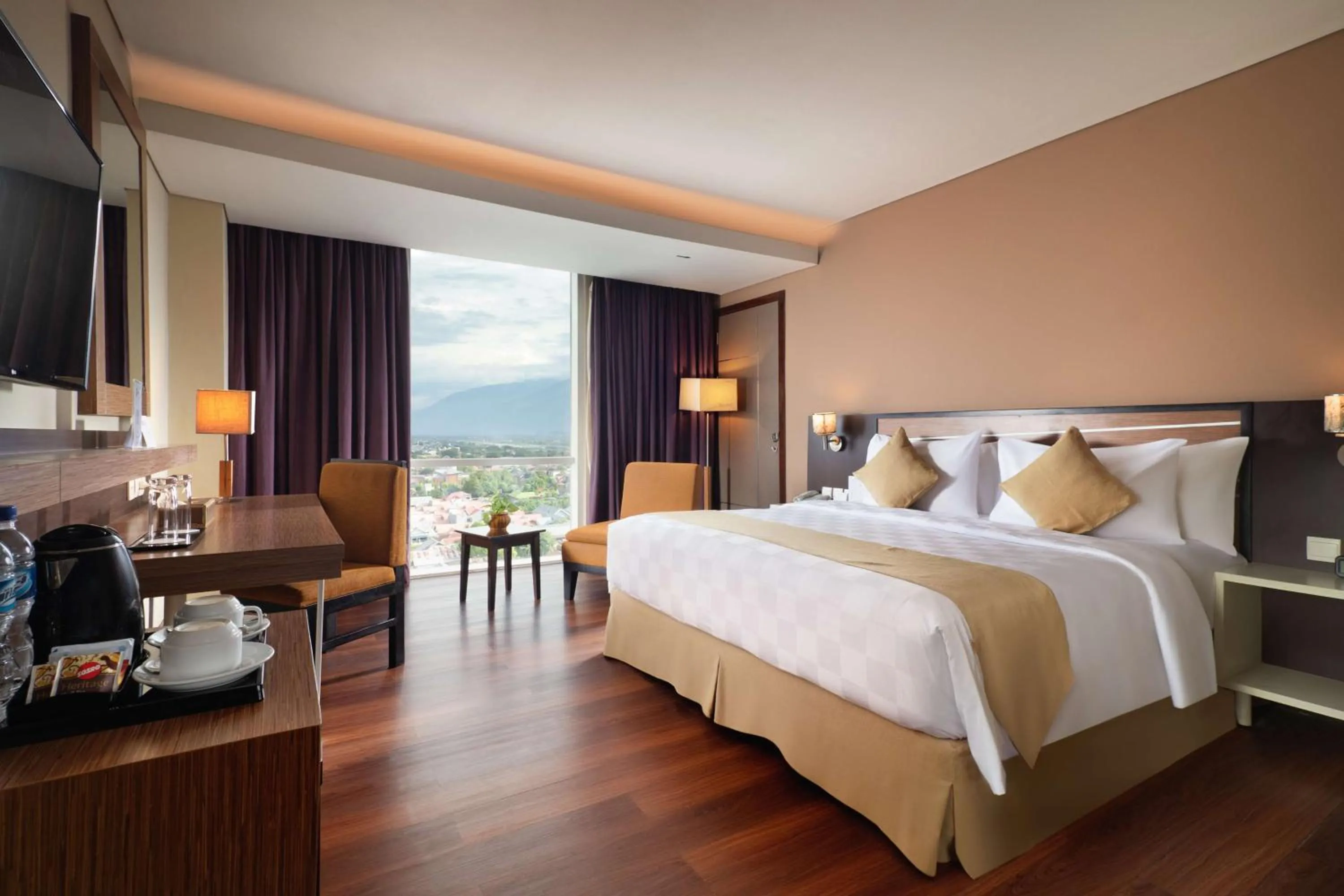 Superior Queen Room with City View - Non-Smoking in Best Western Plus Coco Palu