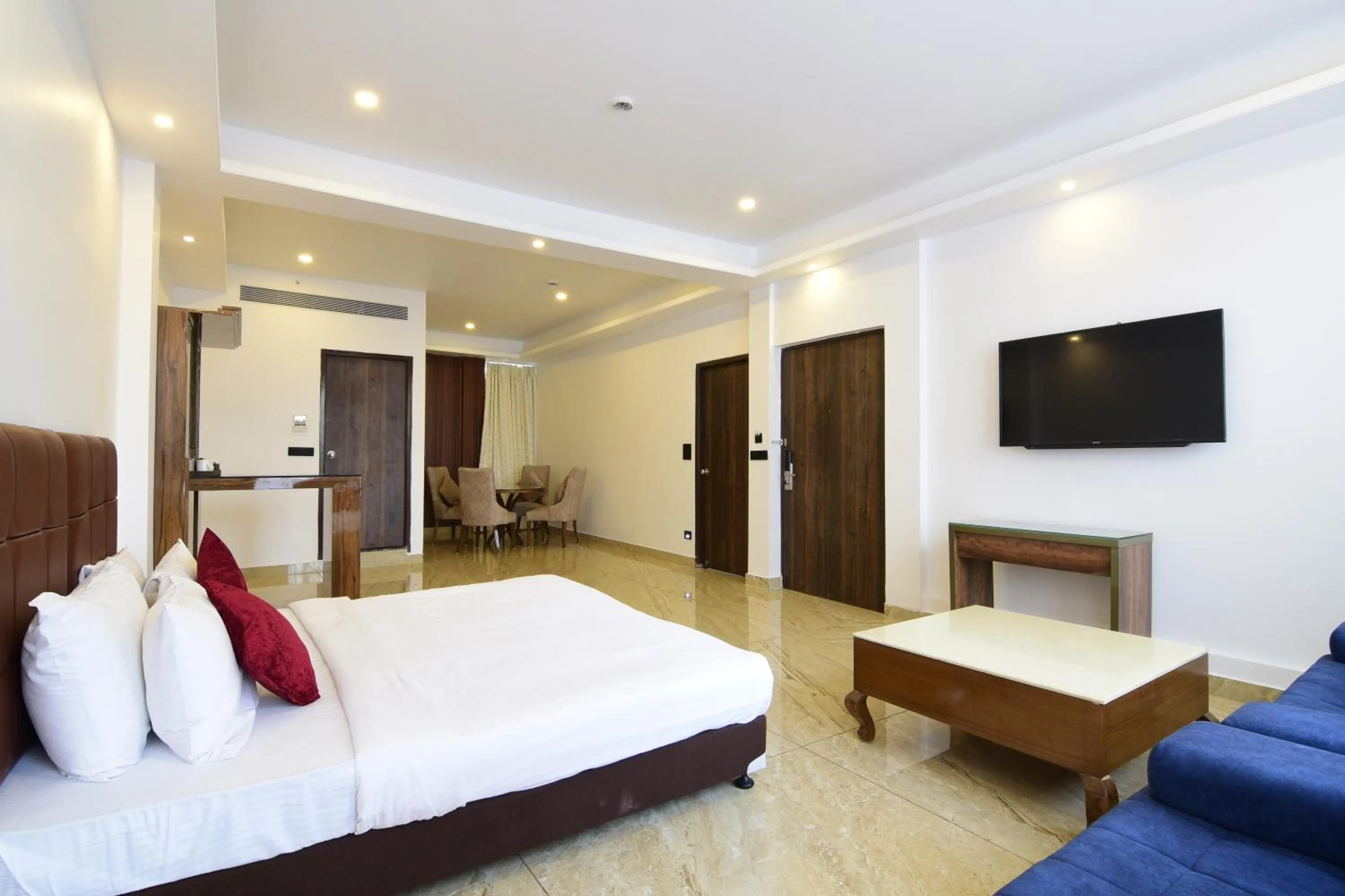Deluxe Family Room in Park Regis Goa