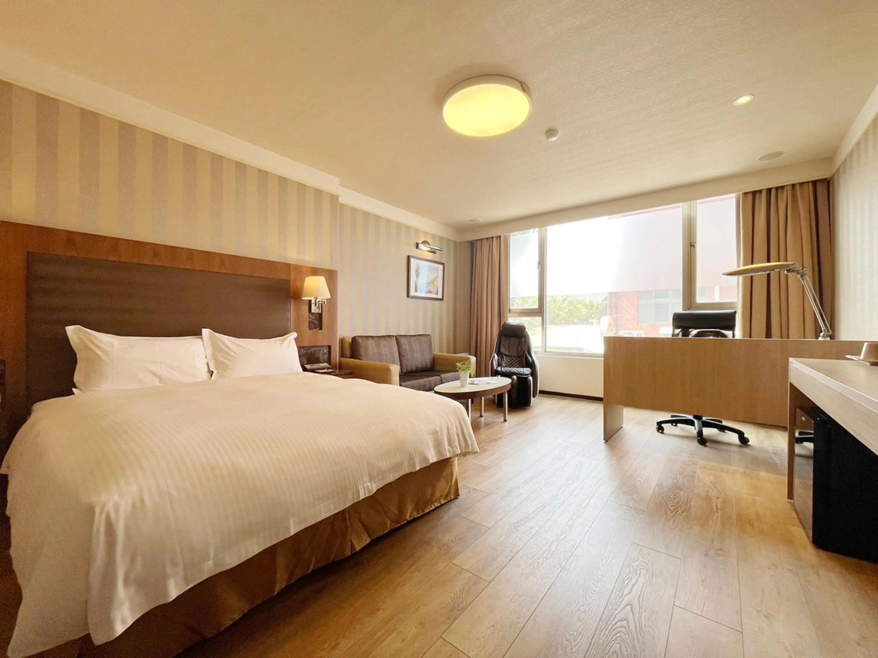 Royal Double Room in Gueylin Hotel