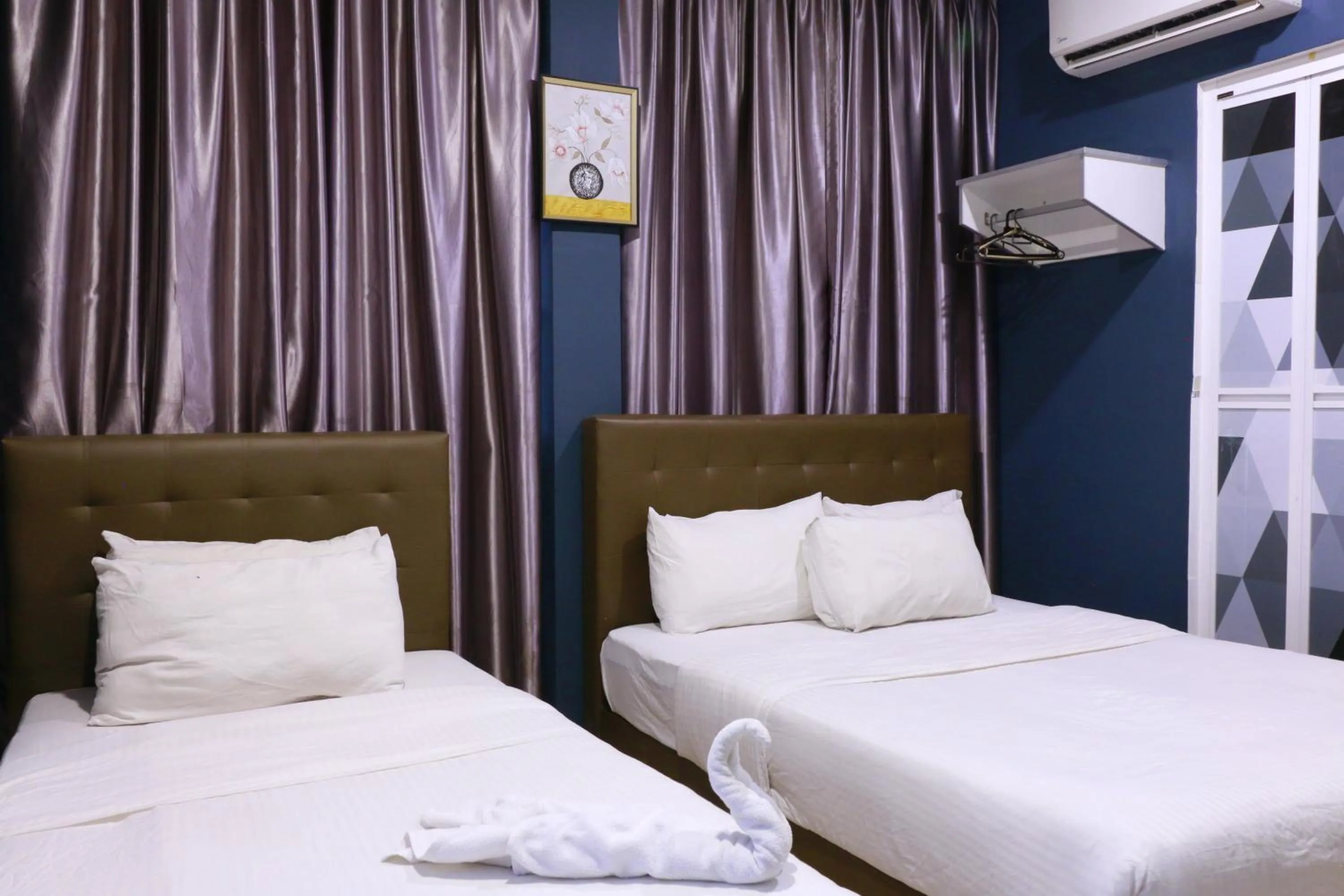 Deluxe Triple Room in The b'Hotel